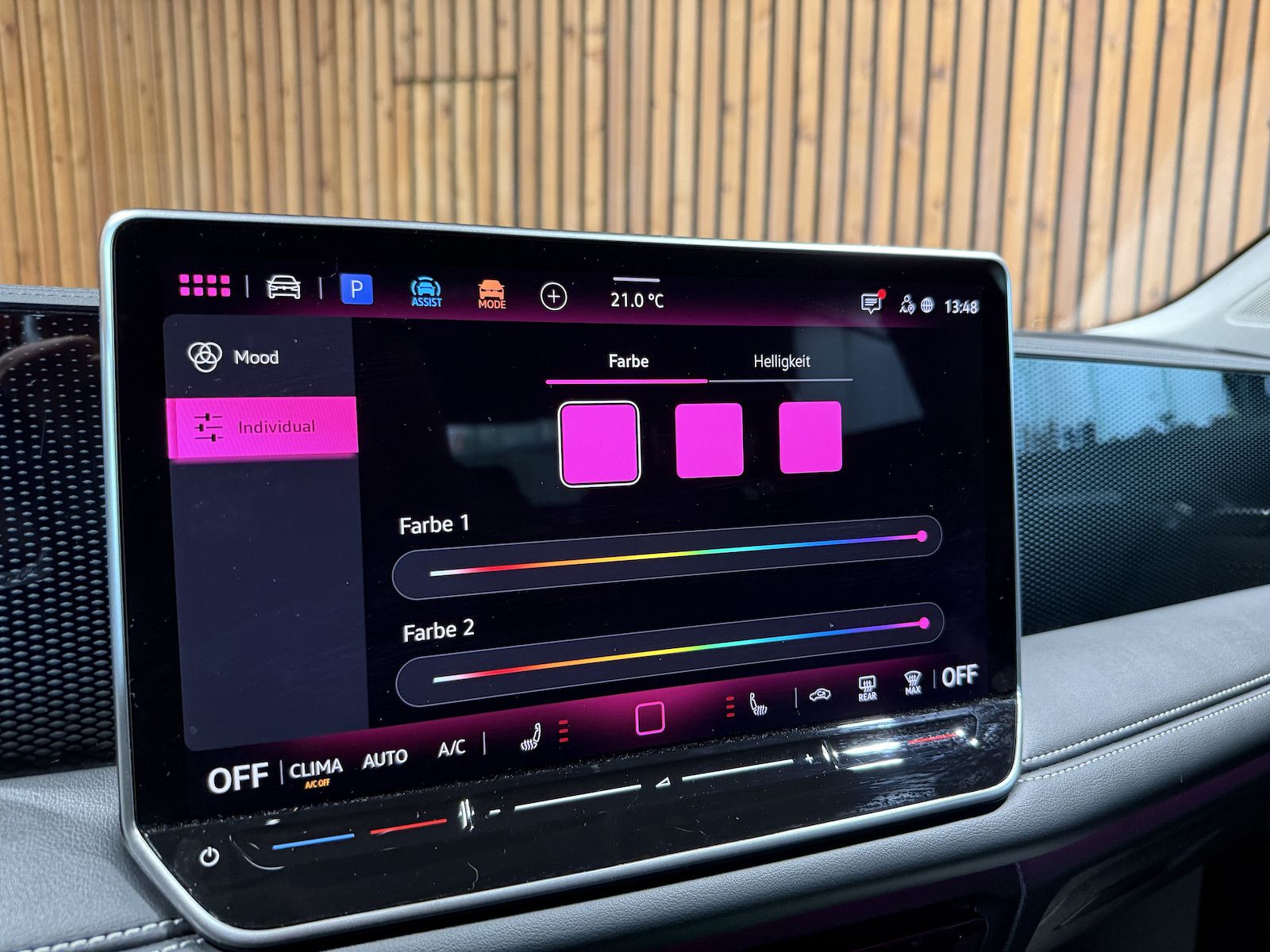 Fahrzeugabbildung Volkswagen Tiguan 1,5 eTSI DSG Energy *Navi*Kam*LED*AHK*360