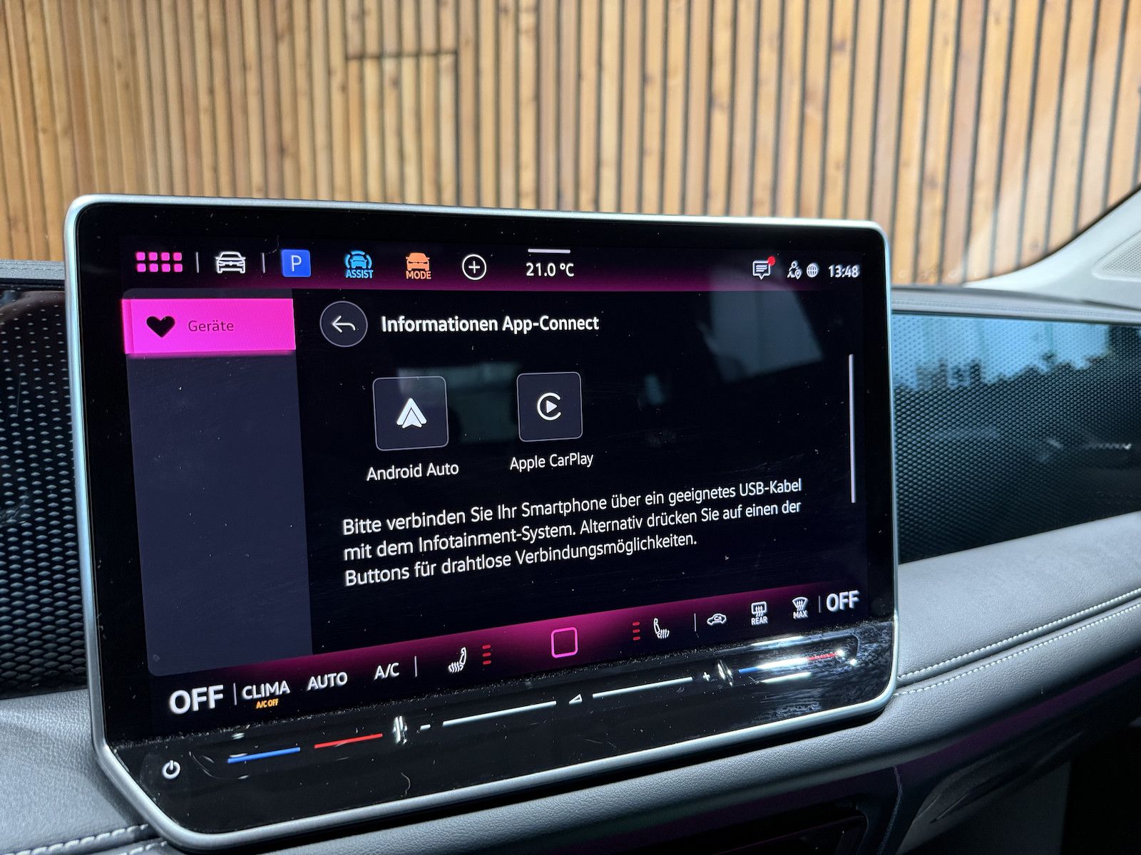 Fahrzeugabbildung Volkswagen Tiguan 1,5 eTSI DSG Energy *Navi*Kam*LED*AHK*360