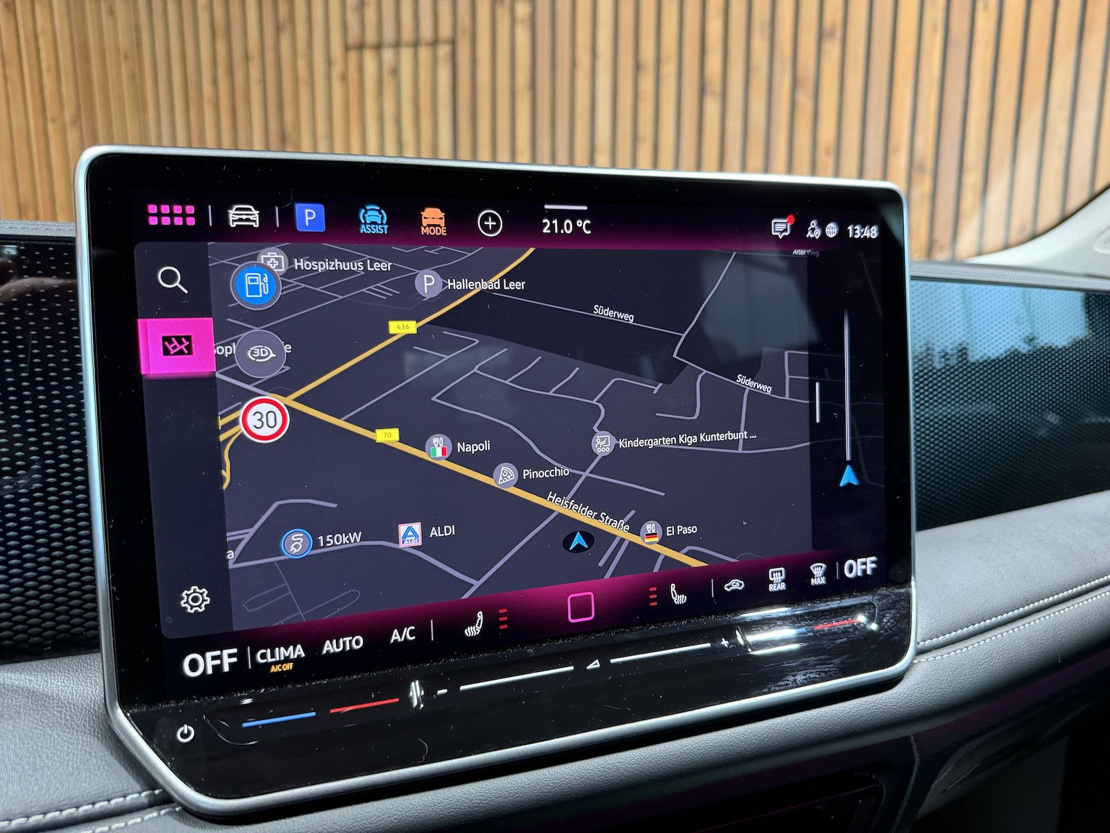 Fahrzeugabbildung Volkswagen Tiguan 1,5 eTSI DSG Energy *Navi*Kam*LED*AHK*360