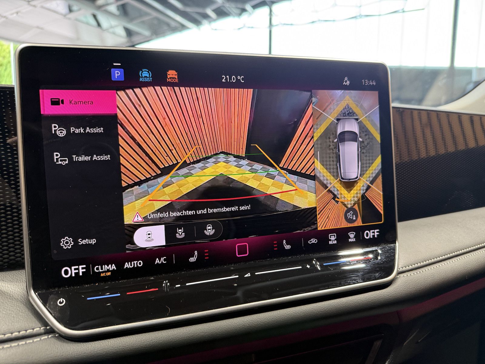 Fahrzeugabbildung Volkswagen Tiguan 1,5 eTSI DSG Energy *Navi*Kam*LED*AHK*360