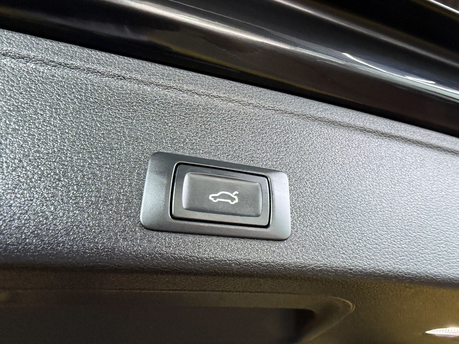 Fahrzeugabbildung Audi A4 Avant adv. TFSI Aut. Navi+*Kam*ACC*LED*Leder