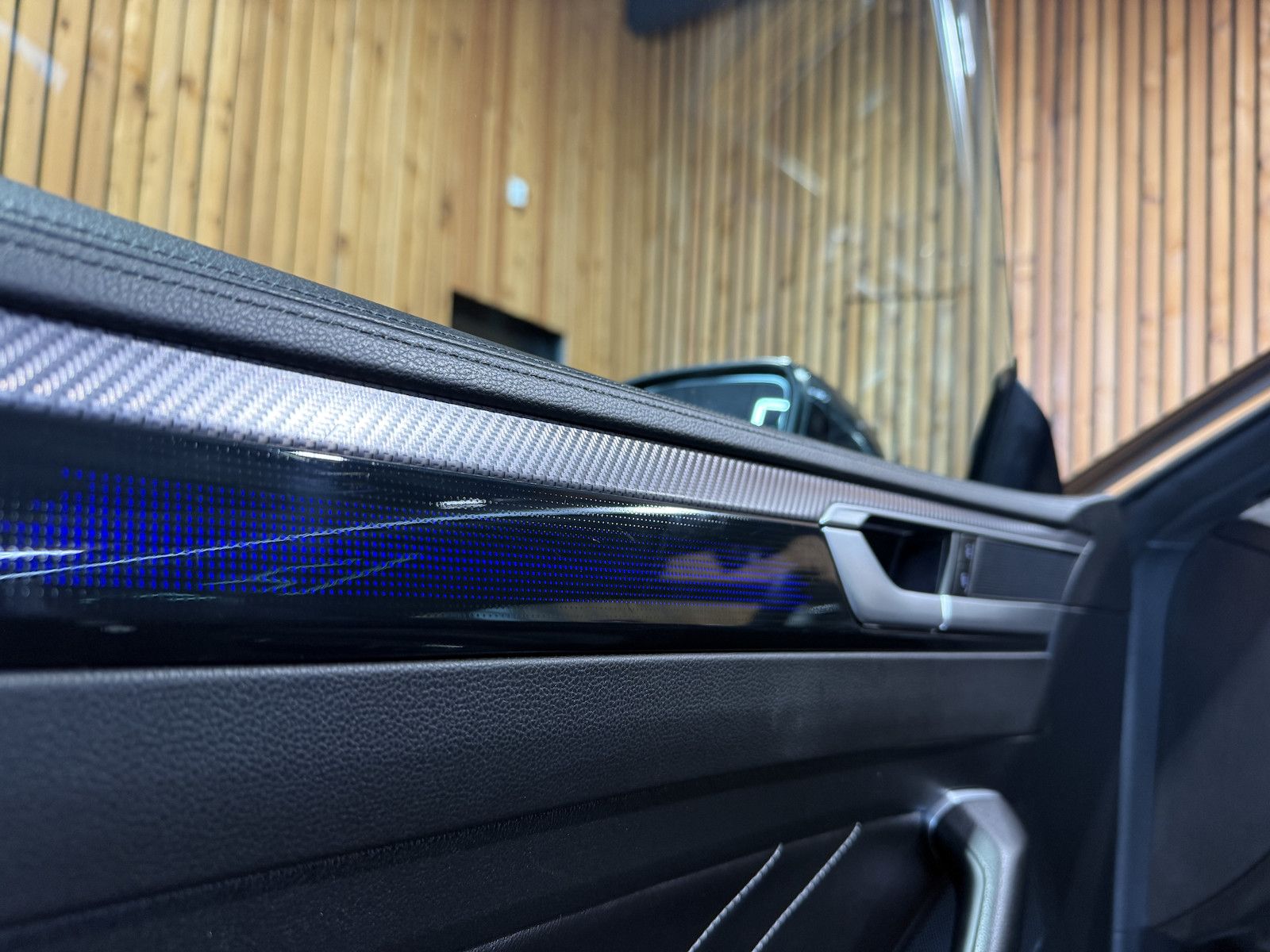 Fahrzeugabbildung Volkswagen Arteon SB.2,0 TSI R-Line *Navi*Kam*Virt*IQ*Pano