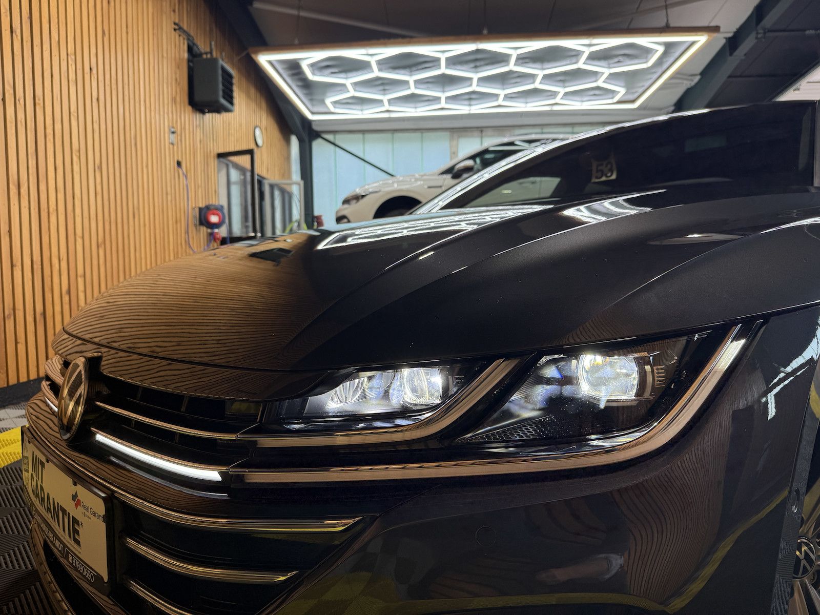 Fahrzeugabbildung Volkswagen Arteon SB.2,0 TSI R-Line *Navi*Kam*Virt*IQ*Pano