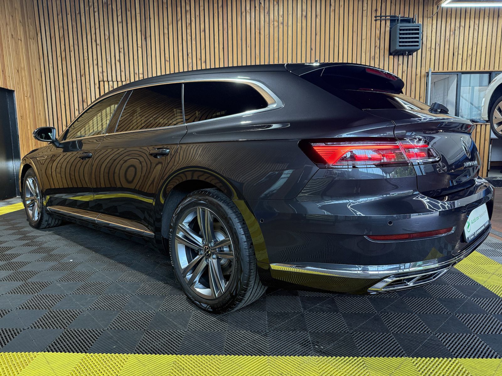 Fahrzeugabbildung Volkswagen Arteon SB.2,0 TSI R-Line *Navi*Kam*Virt*IQ*Pano