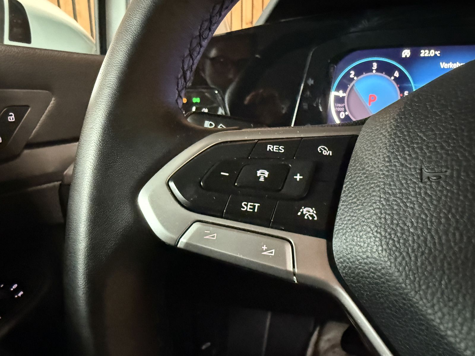 Fahrzeugabbildung Volkswagen Golf Variant 2,0 TDI Style DSG *Navi*AHK*LED*ACC