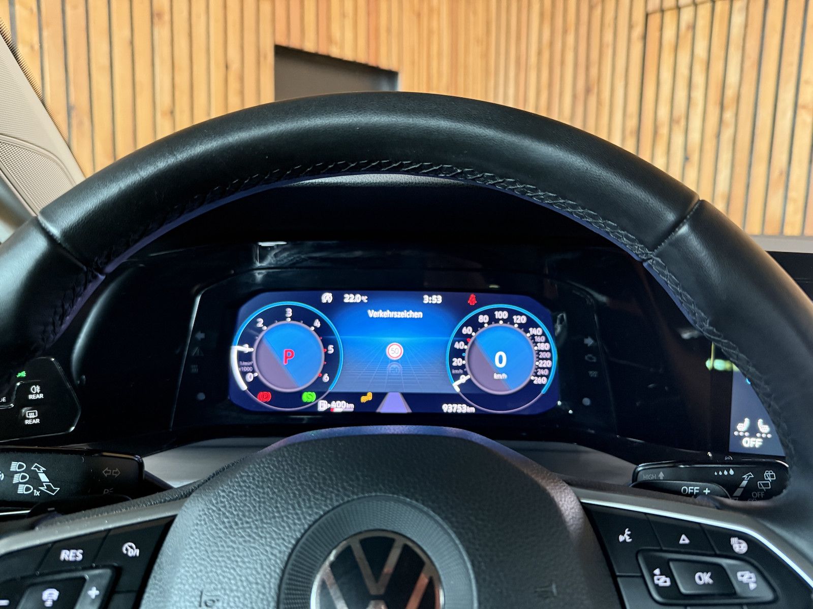 Fahrzeugabbildung Volkswagen Golf Variant 2,0 TDI Style DSG *Navi*AHK*LED*ACC