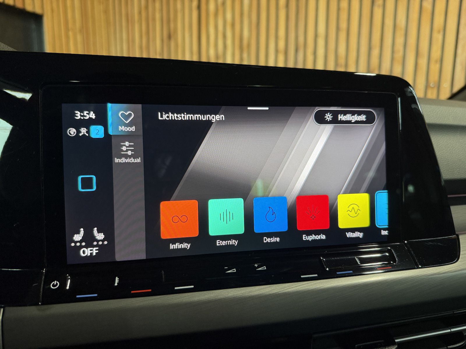 Fahrzeugabbildung Volkswagen Golf Variant 2,0 TDI Style DSG *Navi*AHK*LED*ACC