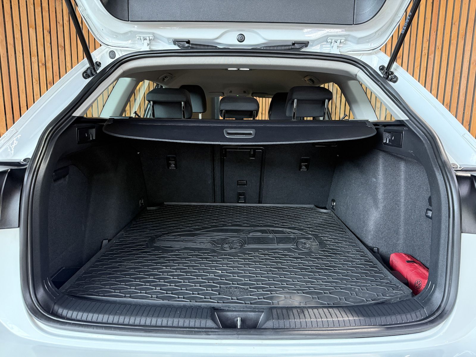 Fahrzeugabbildung Volkswagen Golf Variant 2,0 TDI Style DSG *Navi*AHK*LED*ACC