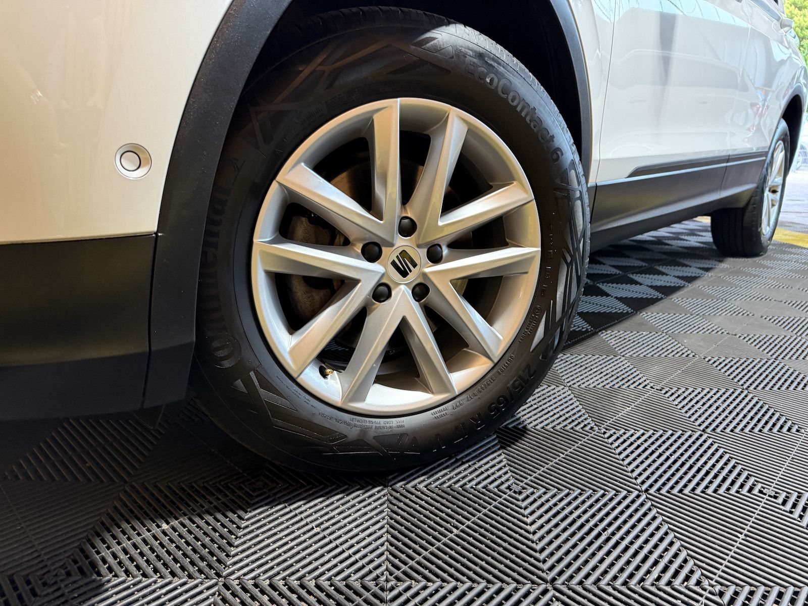 Fahrzeugabbildung SEAT Tarraco 2,0 TDI DSG Navi*LED*Kam*AHK*7-Sitzer*VC