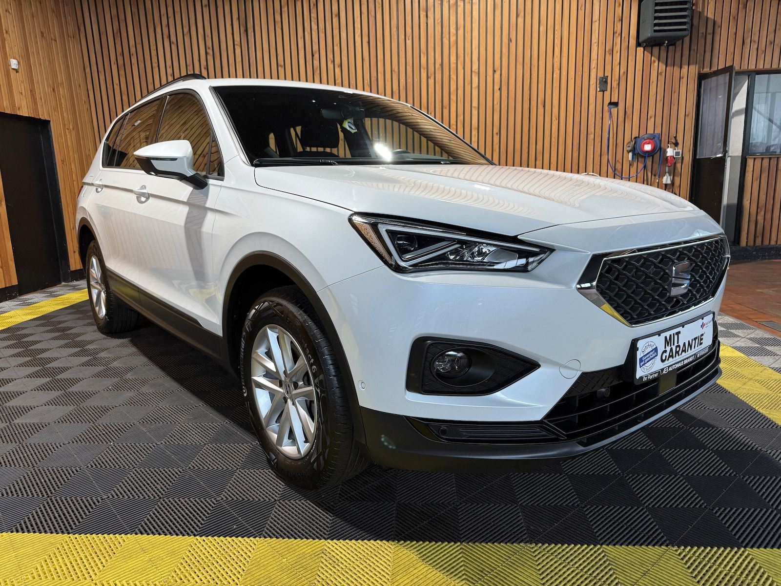 Fahrzeugabbildung SEAT Tarraco 2,0 TDI DSG Navi*LED*Kam*AHK*7-Sitzer*VC
