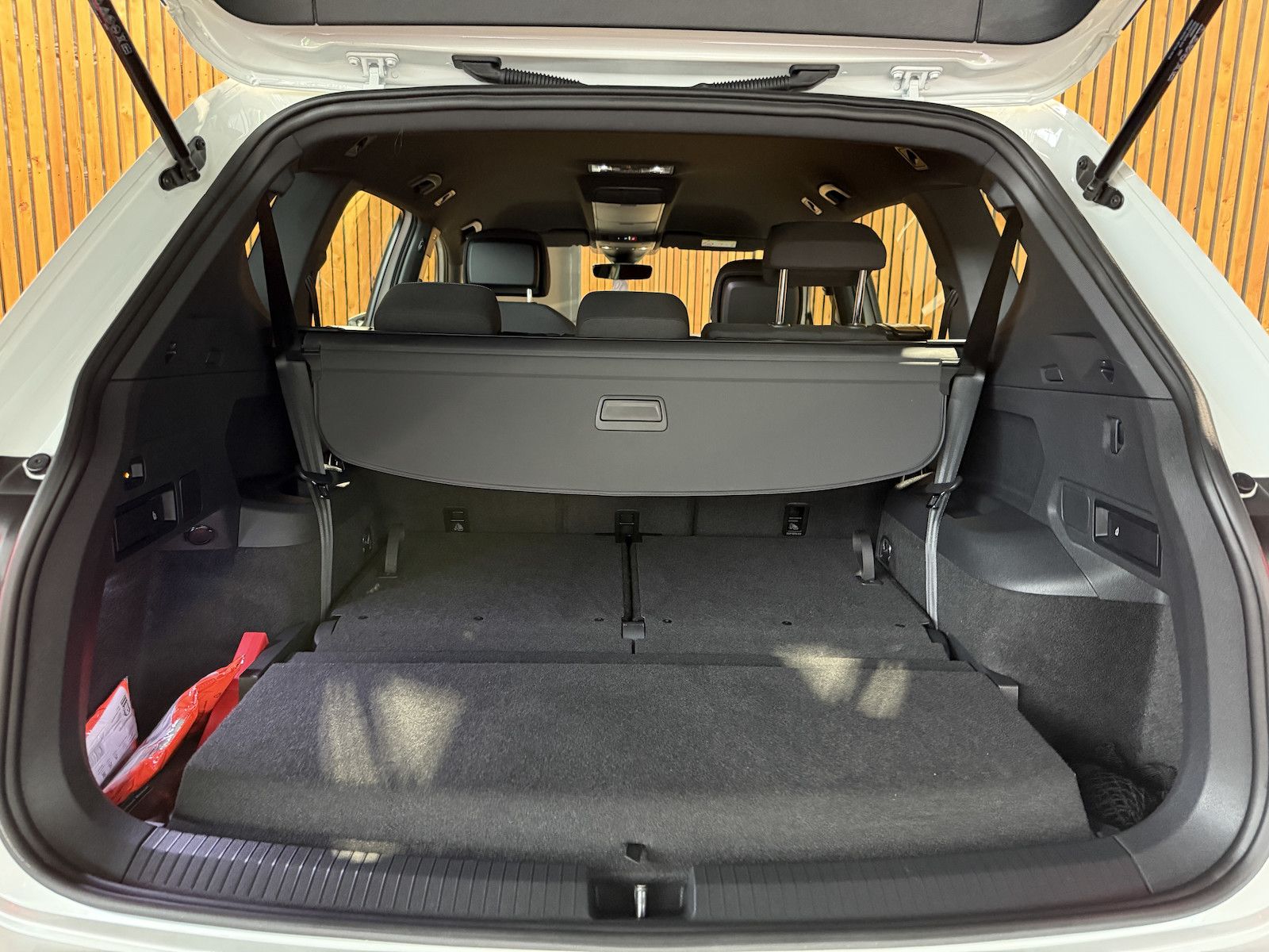 Fahrzeugabbildung SEAT Tarraco 2,0 TDI DSG Navi*LED*Kam*AHK*7-Sitzer*VC