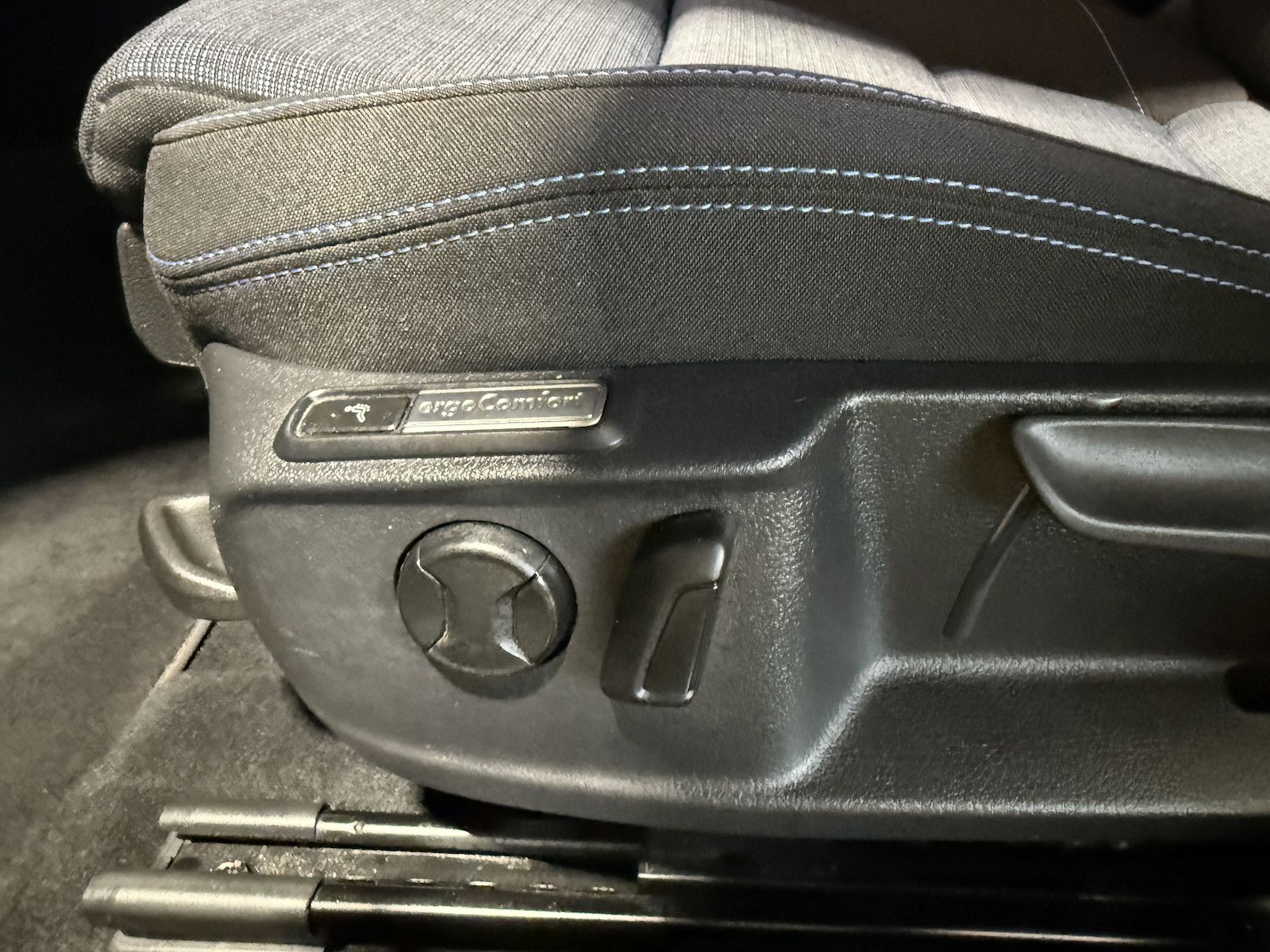 Fahrzeugabbildung Volkswagen Passat Variant GTE DSG *Navi*Kam*AHK*Virtual*App