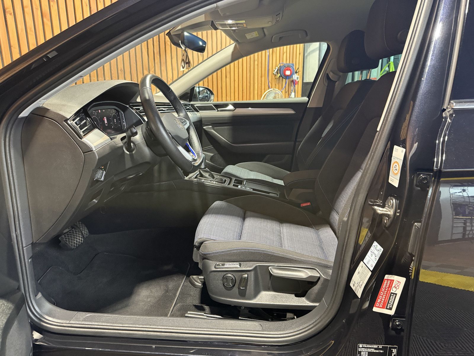 Fahrzeugabbildung Volkswagen Passat Variant GTE DSG *Navi*Kam*AHK*Virtual*App