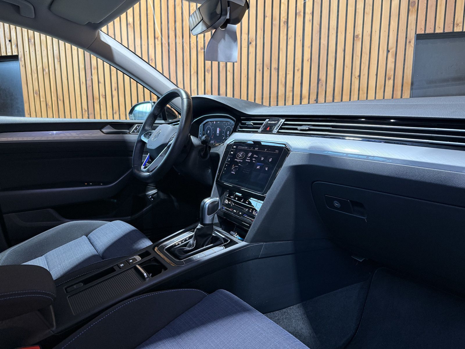 Fahrzeugabbildung Volkswagen Passat Variant GTE DSG *Navi*Kam*AHK*Virtual*App