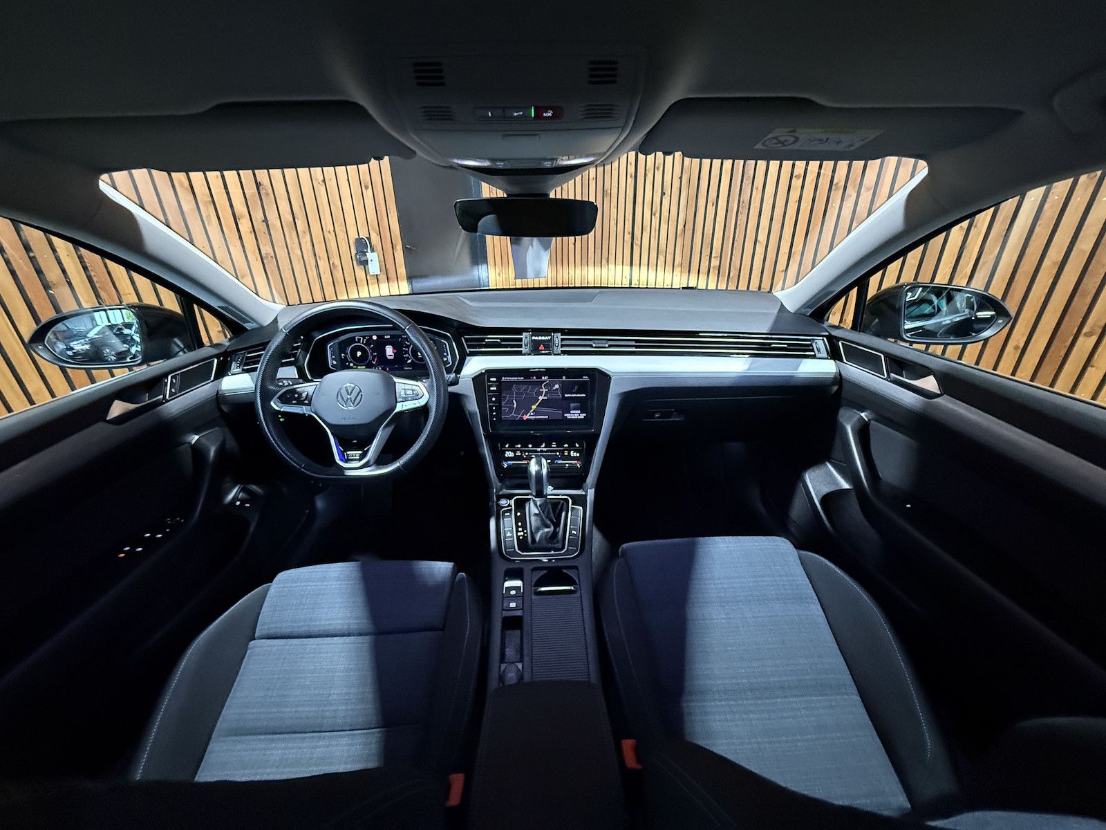 Fahrzeugabbildung Volkswagen Passat Variant GTE DSG *Navi*Kam*AHK*Virtual*App