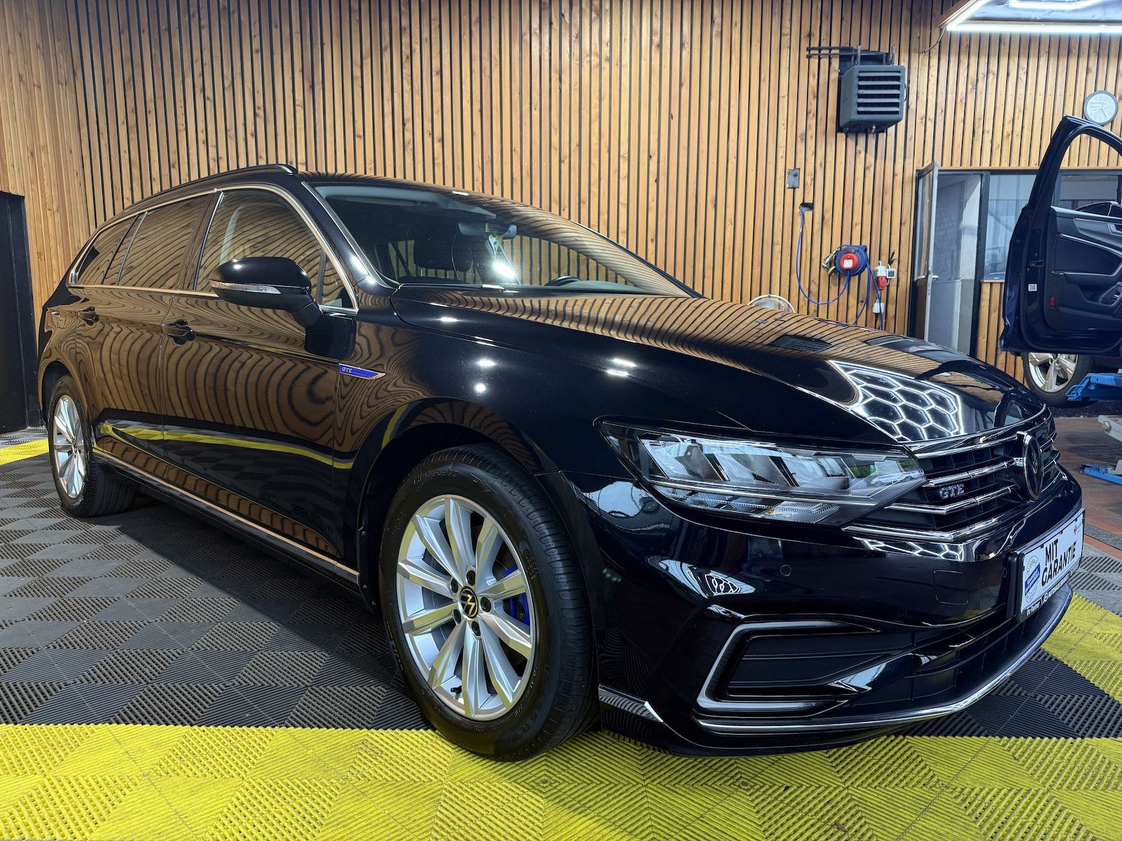Fahrzeugabbildung Volkswagen Passat Variant GTE DSG *Navi*Kam*AHK*Virtual*App