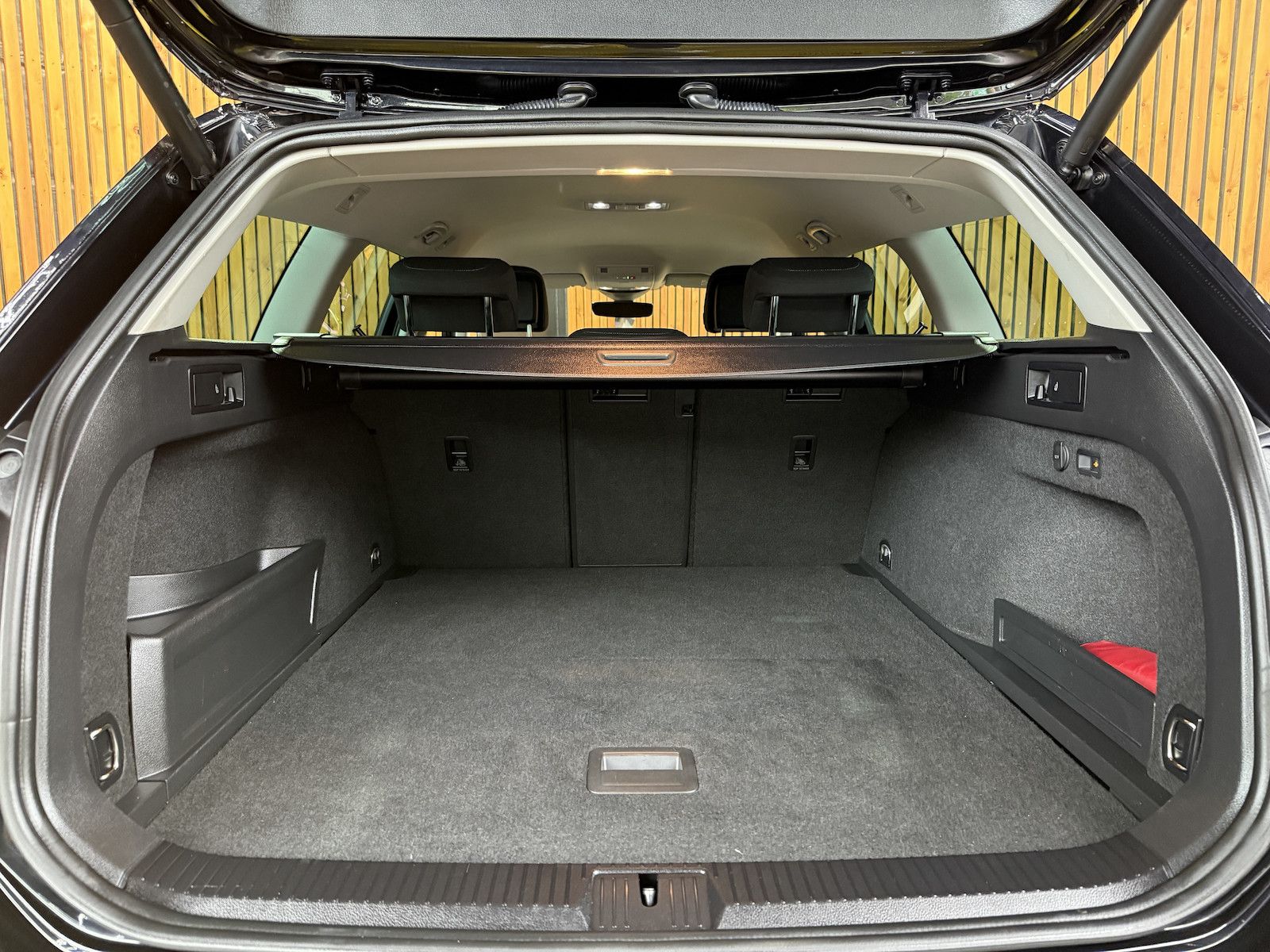 Fahrzeugabbildung Volkswagen Passat Variant GTE DSG *Navi*Kam*AHK*Virtual*App