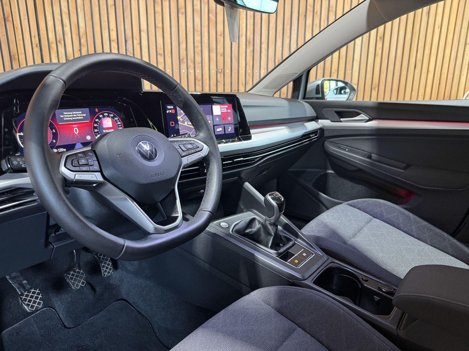 Fahrzeugabbildung Volkswagen Golf Variant 2,0 TDI Life *Navi*ACC*LED*Kam*AHK*