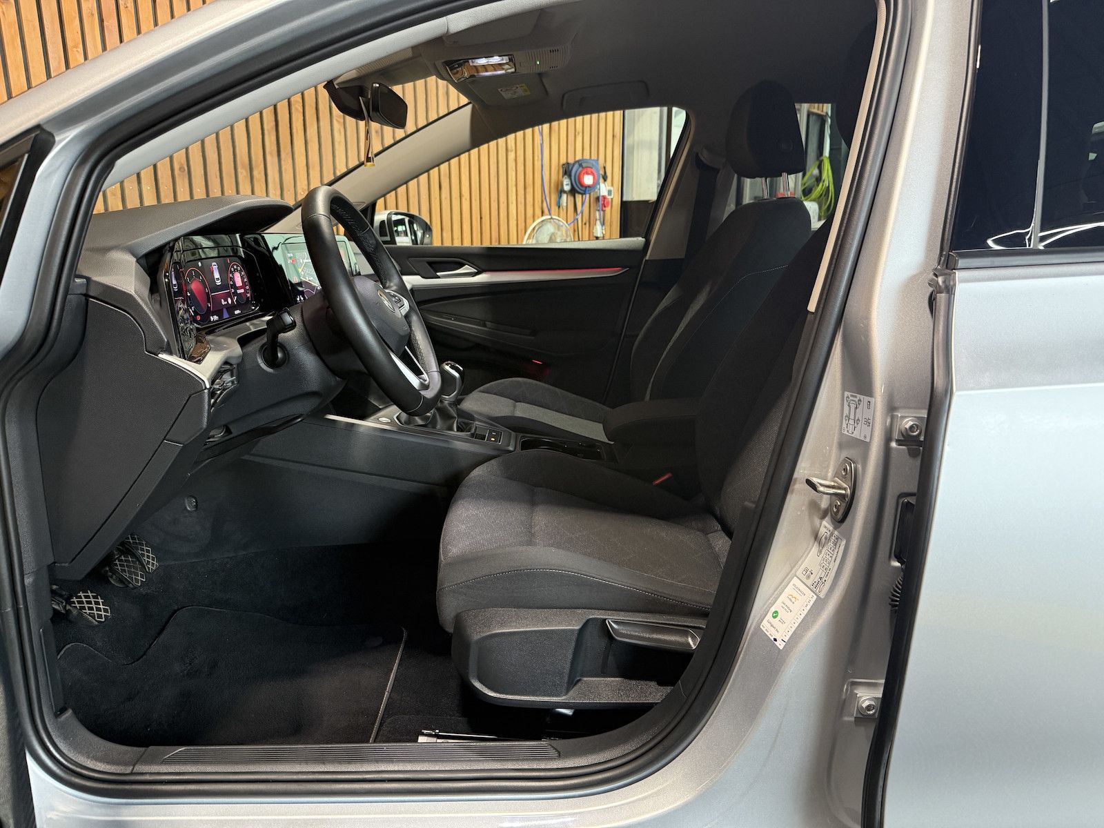 Fahrzeugabbildung Volkswagen Golf Variant 2,0 TDI Life *Navi*ACC*LED*Kam*AHK*