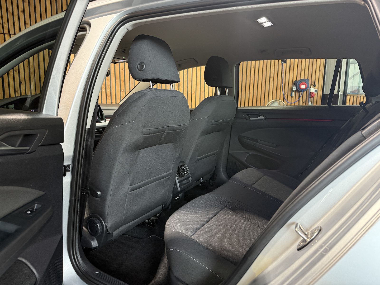 Fahrzeugabbildung Volkswagen Golf Variant 2,0 TDI Life *Navi*ACC*LED*Kam*AHK*