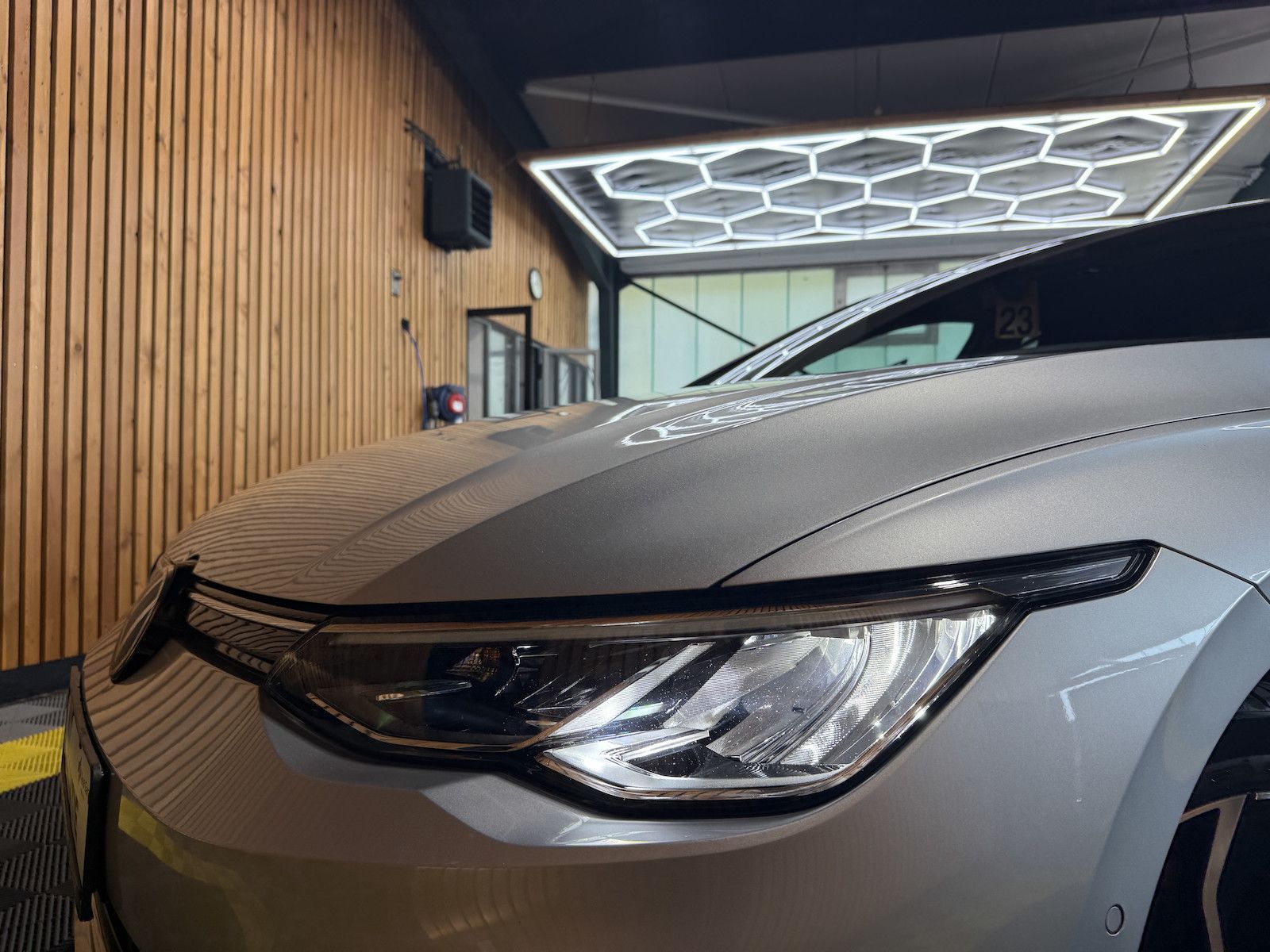 Fahrzeugabbildung Volkswagen Golf Variant 2,0 TDI Life *Navi*ACC*LED*Kam*AHK*