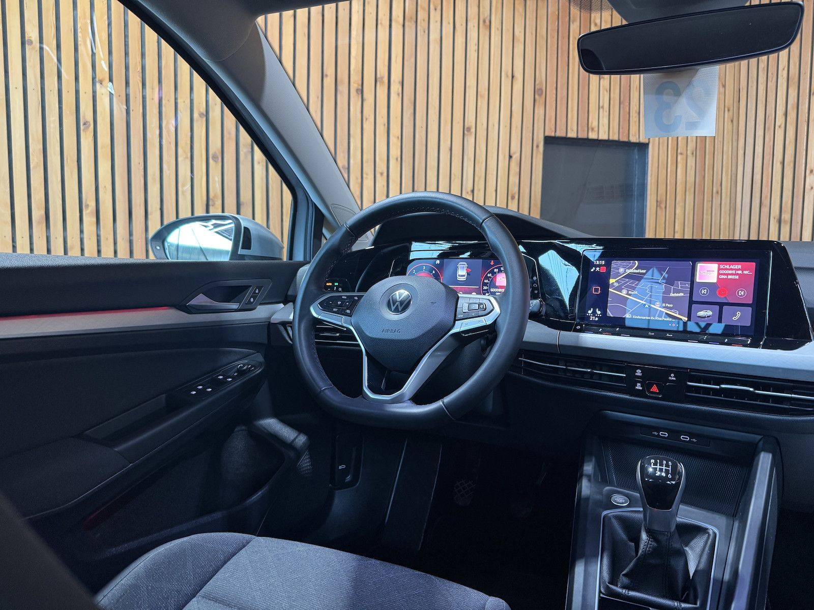 Fahrzeugabbildung Volkswagen Golf Variant 2,0 TDI Life *Navi*ACC*LED*Kam*AHK*