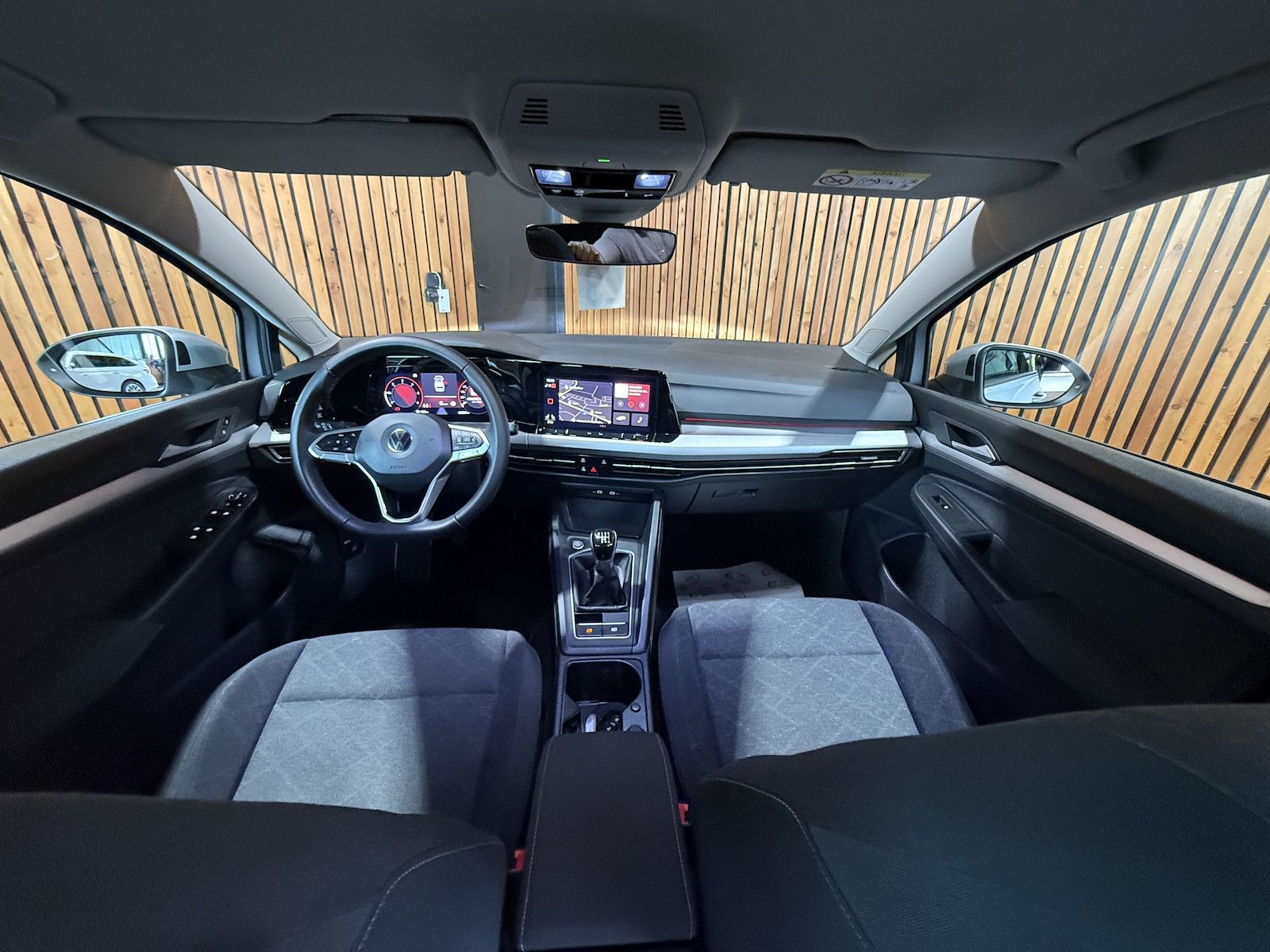 Fahrzeugabbildung Volkswagen Golf Variant 2,0 TDI Life *Navi*ACC*LED*Kam*AHK*