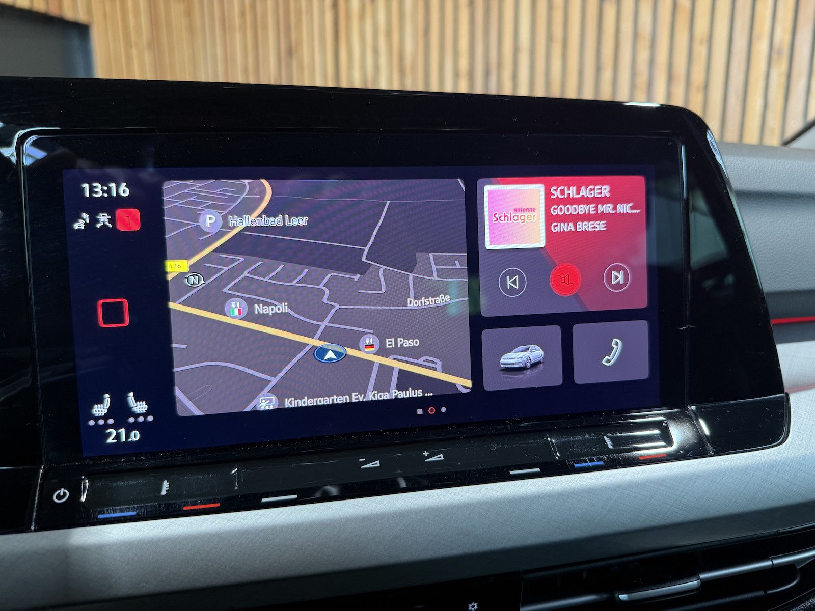 Fahrzeugabbildung Volkswagen Golf Variant 2,0 TDI Life *Navi*ACC*LED*Kam*AHK*