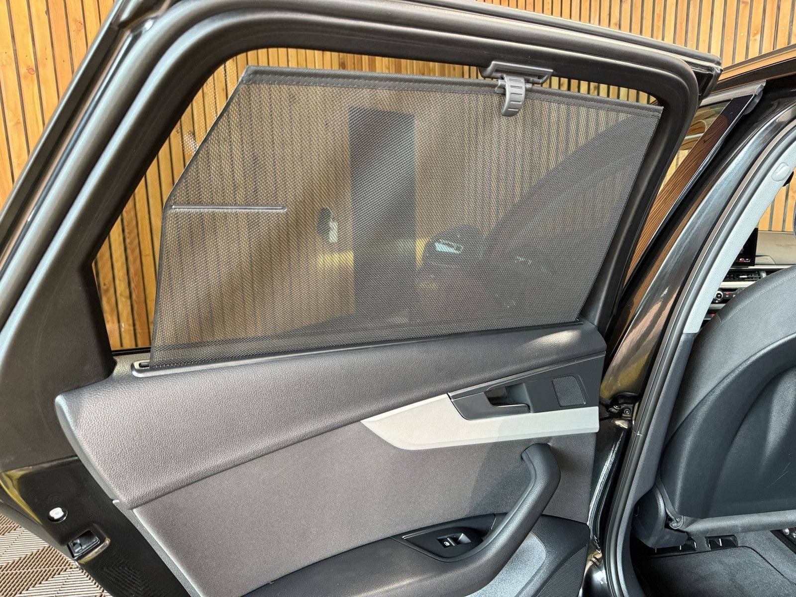 Fahrzeugabbildung Audi A4 Avant 2,0 TDI Aut. *Navi+*ACC*AHK*Kamera*App*