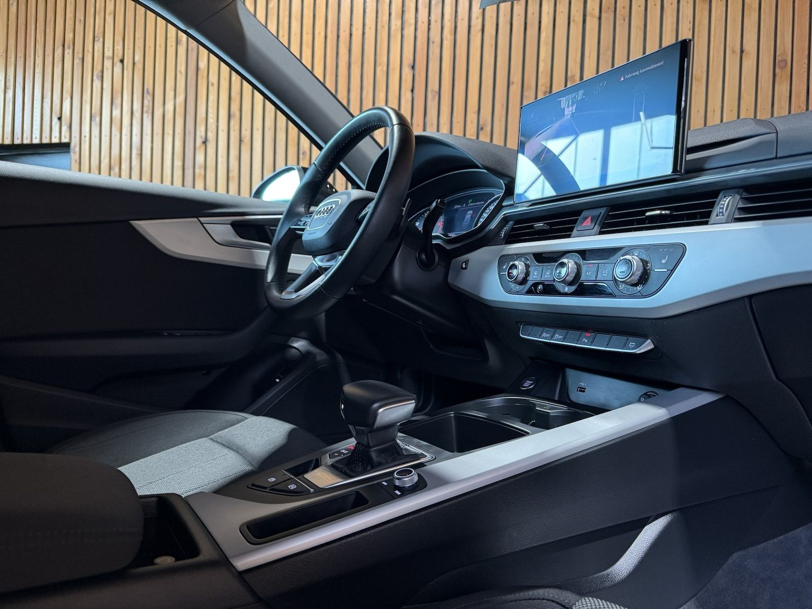 Fahrzeugabbildung Audi A4 Avant 2,0 TDI Aut. *Navi+*ACC*AHK*Kamera*App*
