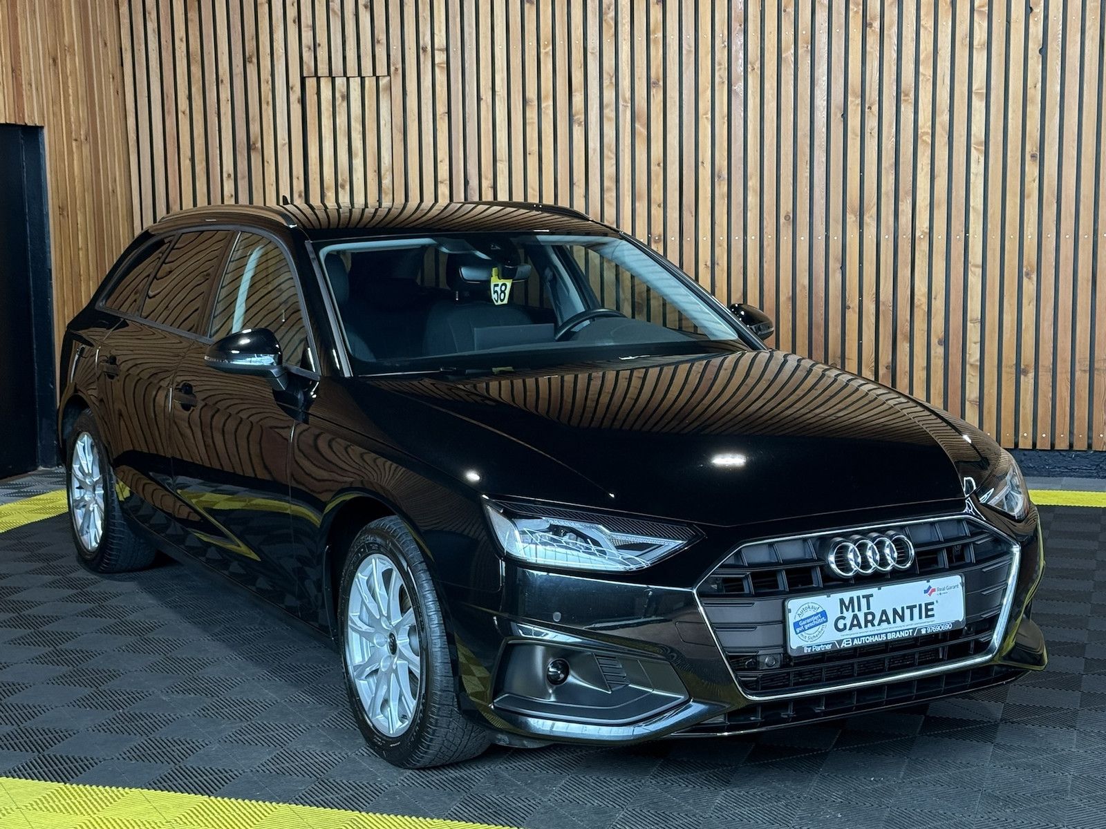Fahrzeugabbildung Audi A4 Avant 2,0 TDI Aut. *Navi+*ACC*AHK*Kamera*App*