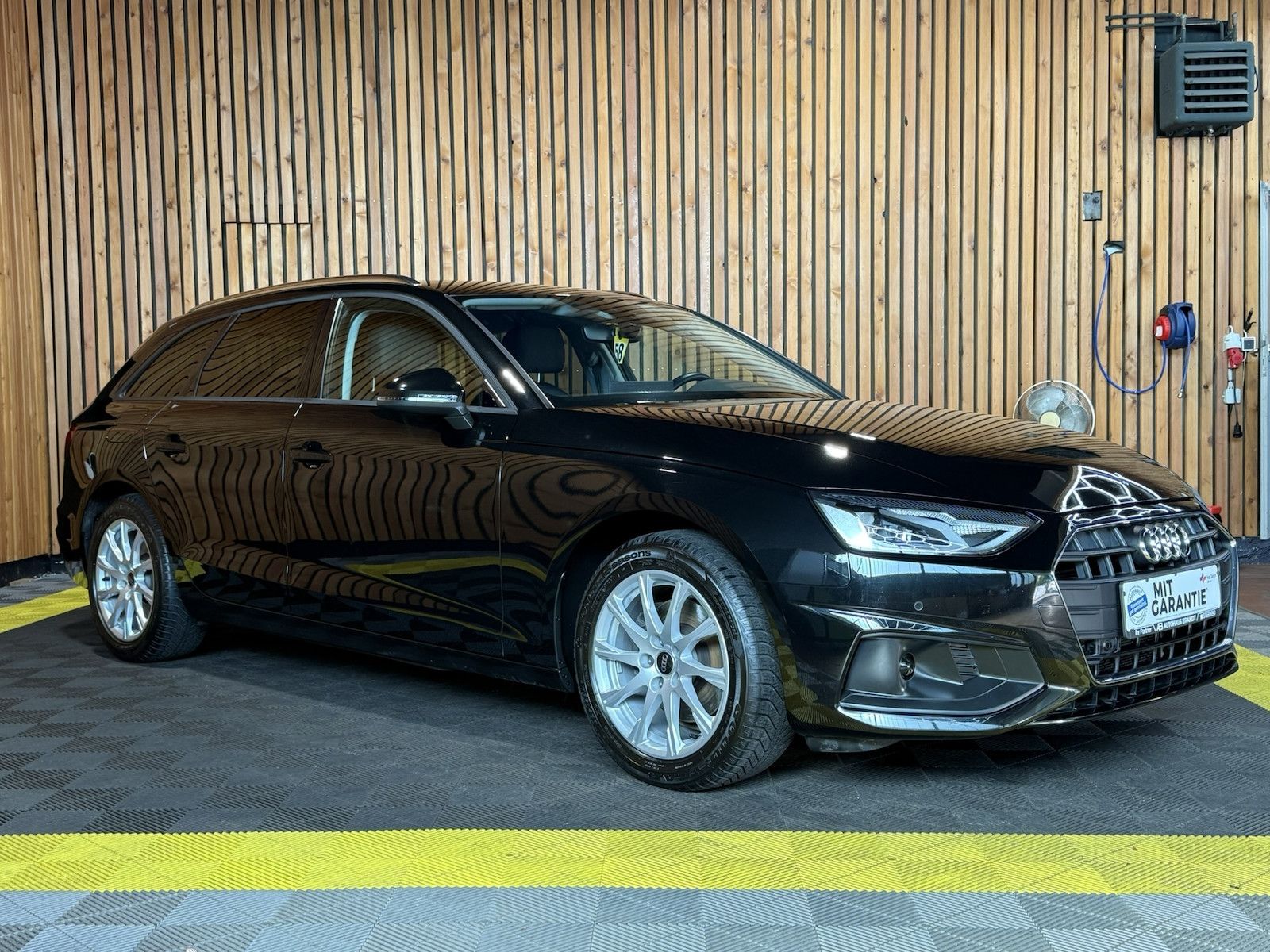 Fahrzeugabbildung Audi A4 Avant 2,0 TDI Aut. *Navi+*ACC*AHK*Kamera*App*