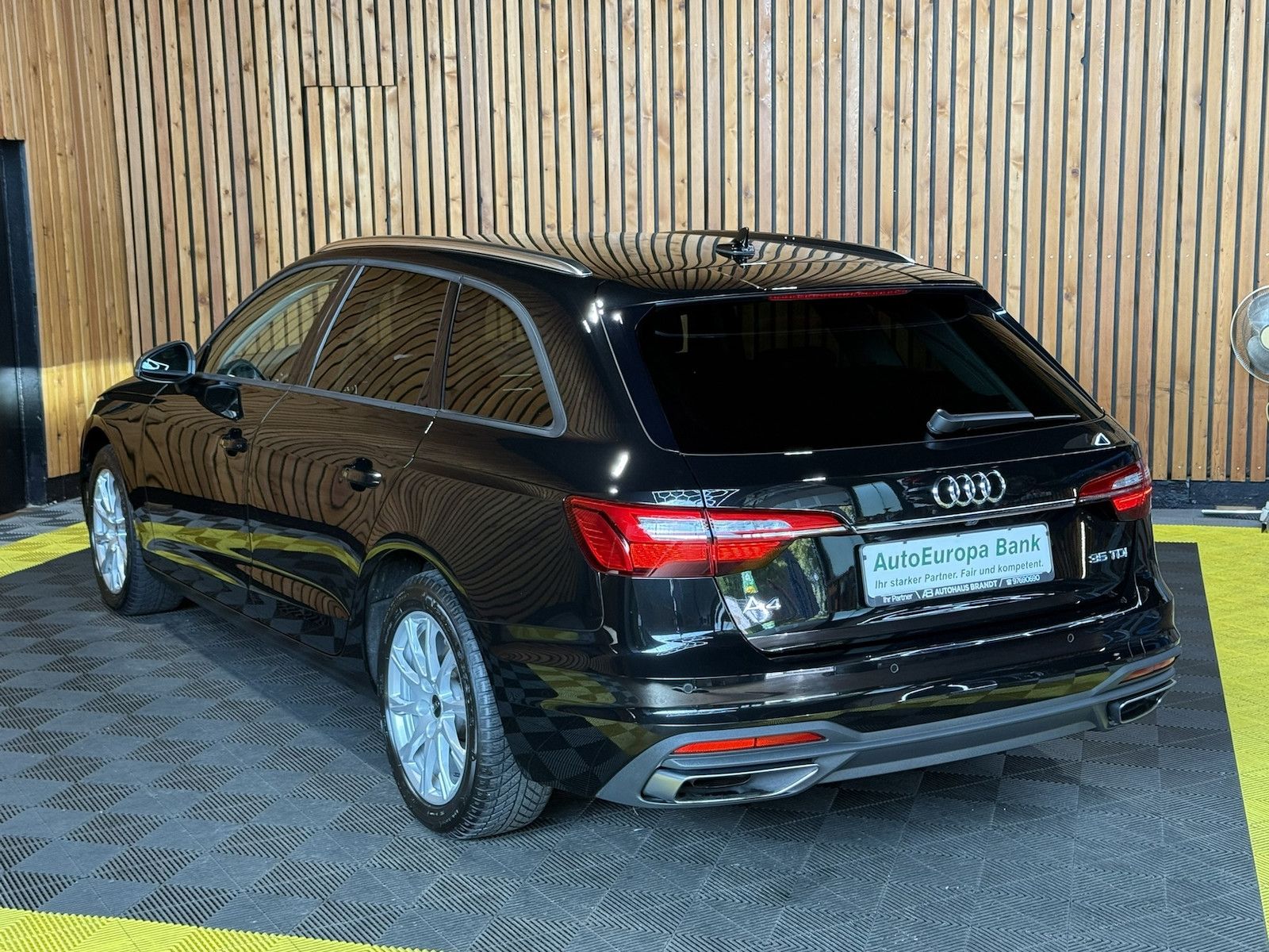Fahrzeugabbildung Audi A4 Avant 2,0 TDI Aut. *Navi+*ACC*AHK*Kamera*App*