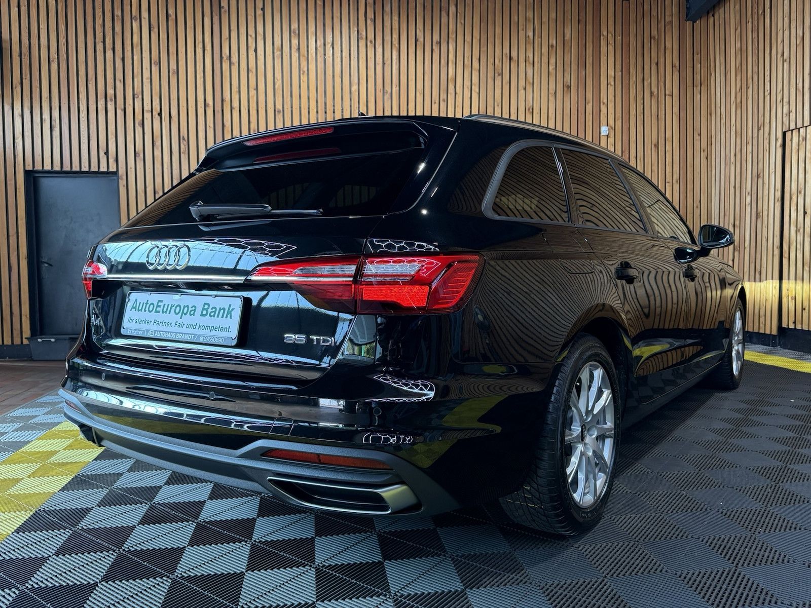 Fahrzeugabbildung Audi A4 Avant 2,0 TDI Aut. *Navi+*ACC*AHK*Kamera*App*