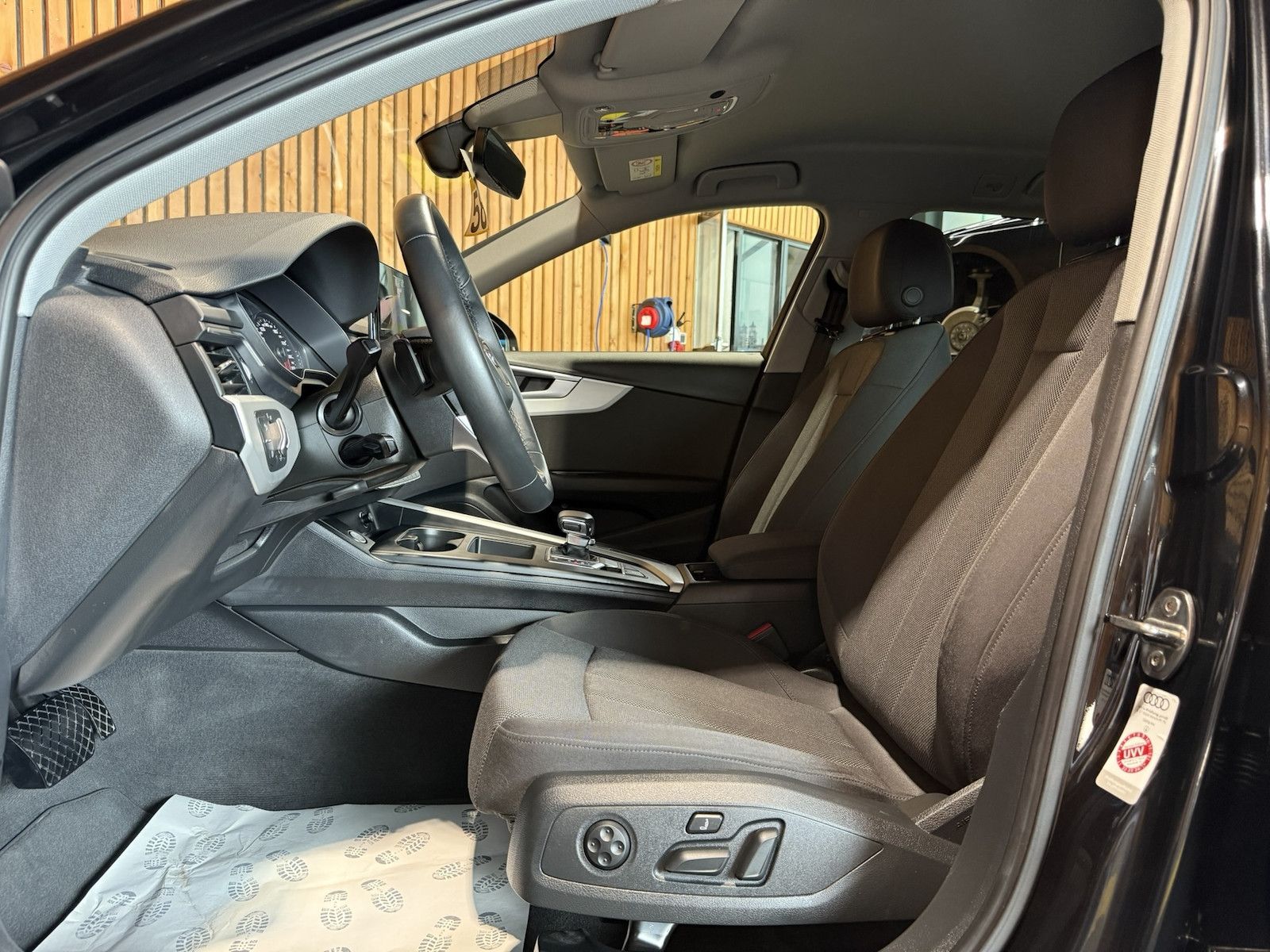Fahrzeugabbildung Audi A4 Avant 2,0 TDI Aut. *Navi+*ACC*AHK*Kamera*App*