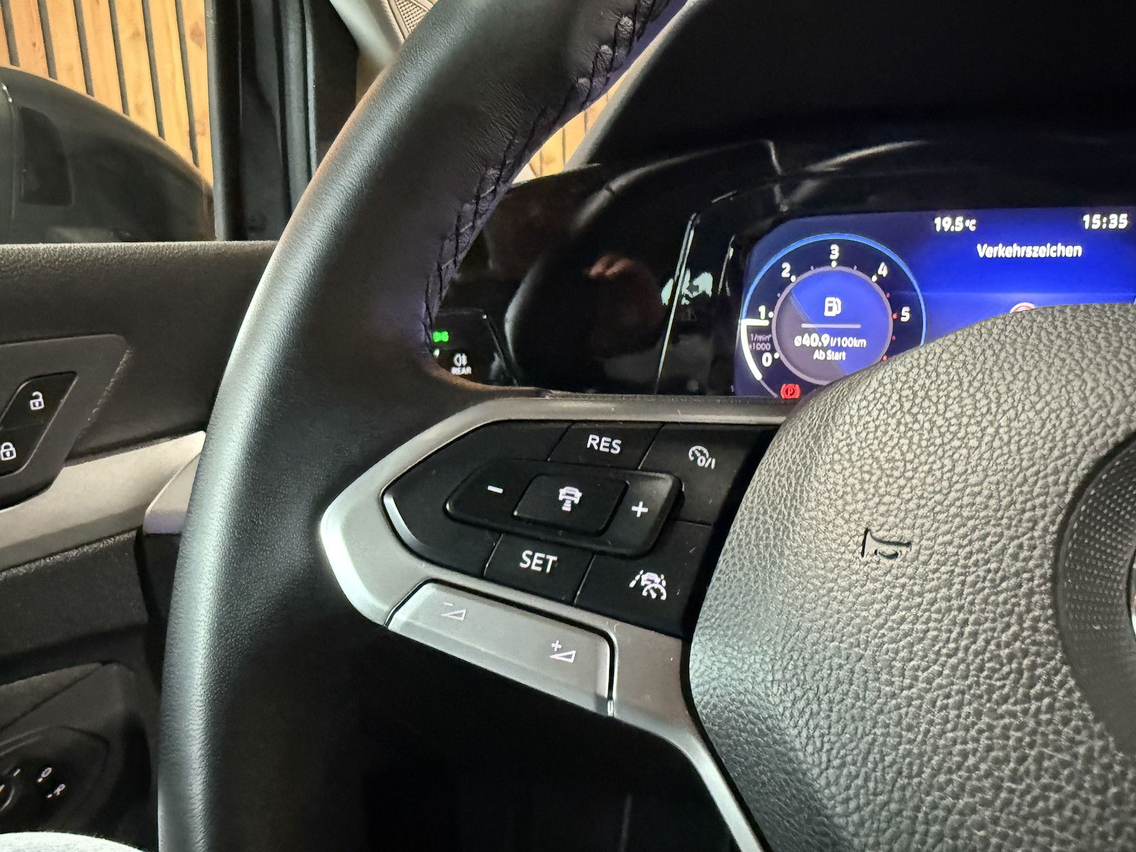 Fahrzeugabbildung Volkswagen Golf Variant 2,0 TDI DSG *Navi*ACC*LED*Kam*AHK*