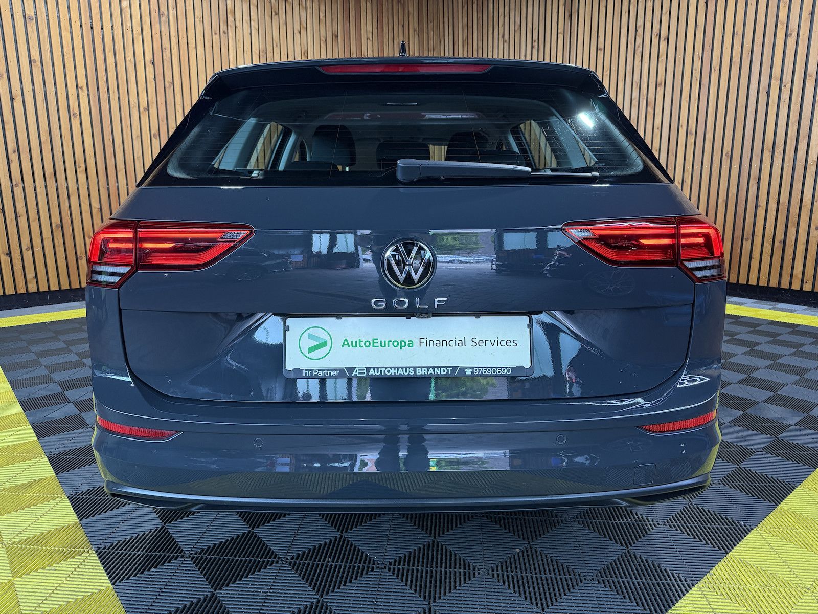 Fahrzeugabbildung Volkswagen Golf Variant 2,0 TDI DSG *Navi*ACC*LED*Kam*AHK*