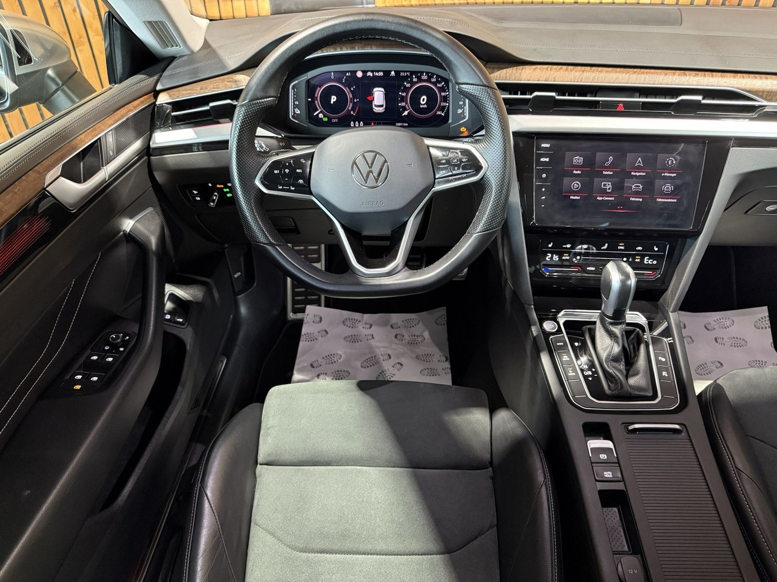 Fahrzeugabbildung Volkswagen Arteon 1.4 eHybrid SB. *Navi*AHK*DCC*360°*Pano*