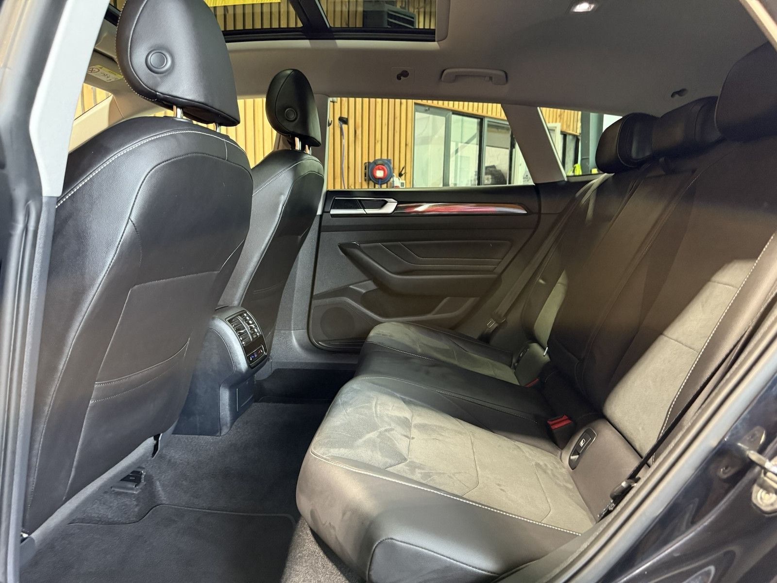Fahrzeugabbildung Volkswagen Arteon 1.4 eHybrid SB. *Navi*AHK*DCC*360°*Pano*