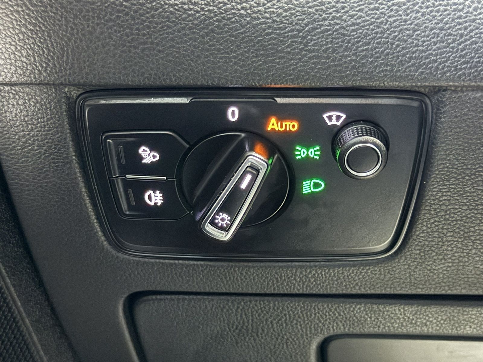 Fahrzeugabbildung Volkswagen Arteon 1.4 eHybrid SB. *Navi*AHK*DCC*360°*Pano*
