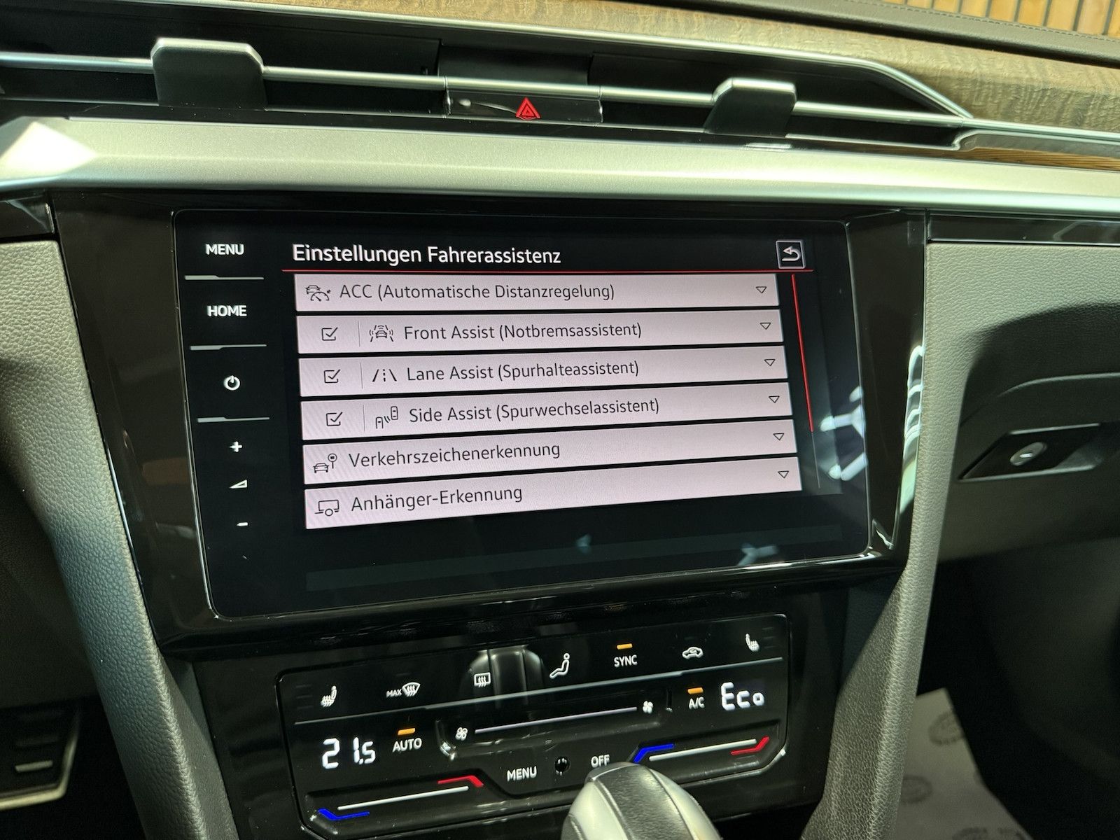 Fahrzeugabbildung Volkswagen Arteon 1.4 eHybrid SB. *Navi*AHK*DCC*360°*Pano*