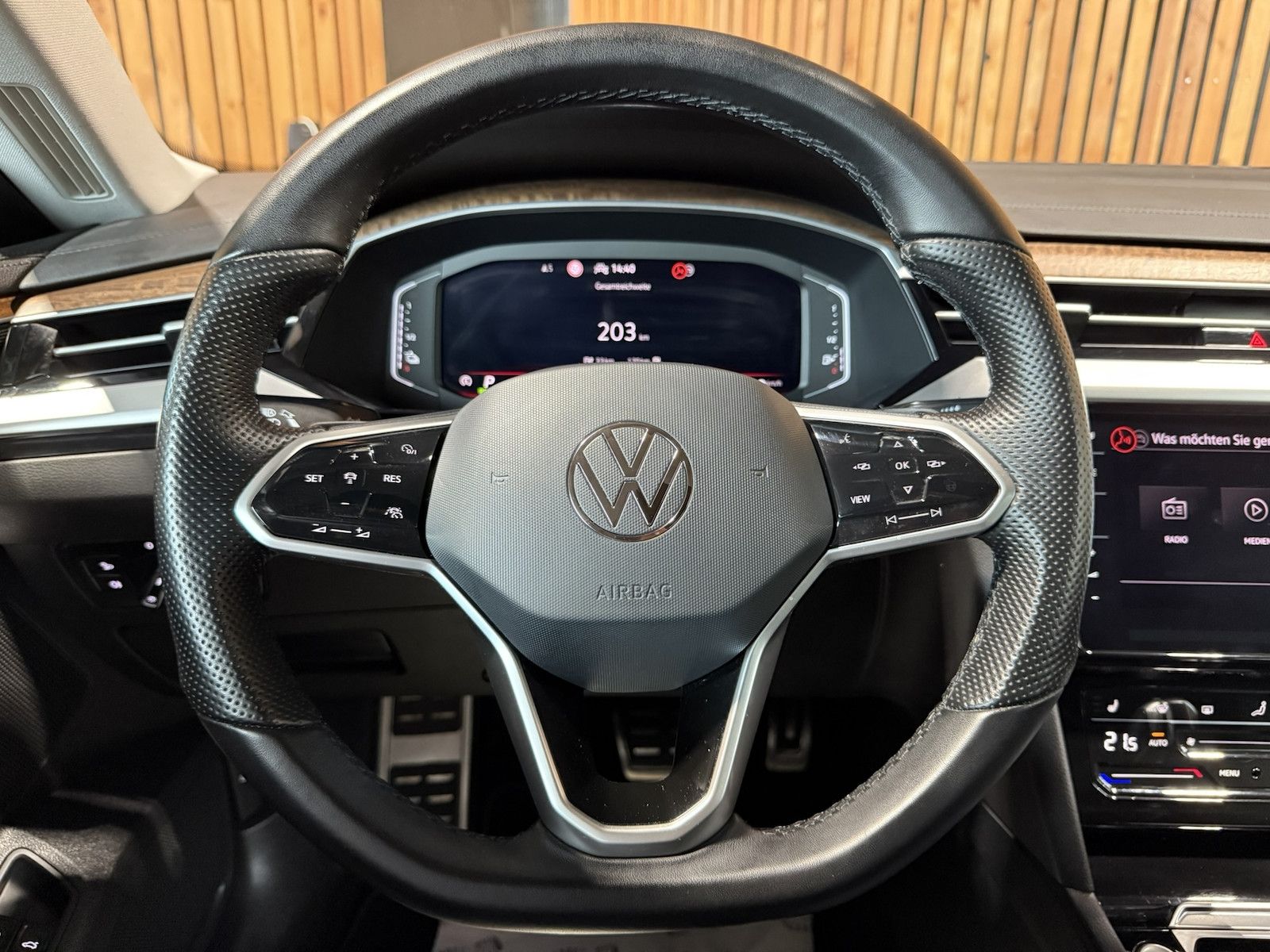 Fahrzeugabbildung Volkswagen Arteon 1.4 eHybrid SB. *Navi*AHK*DCC*360°*Pano*