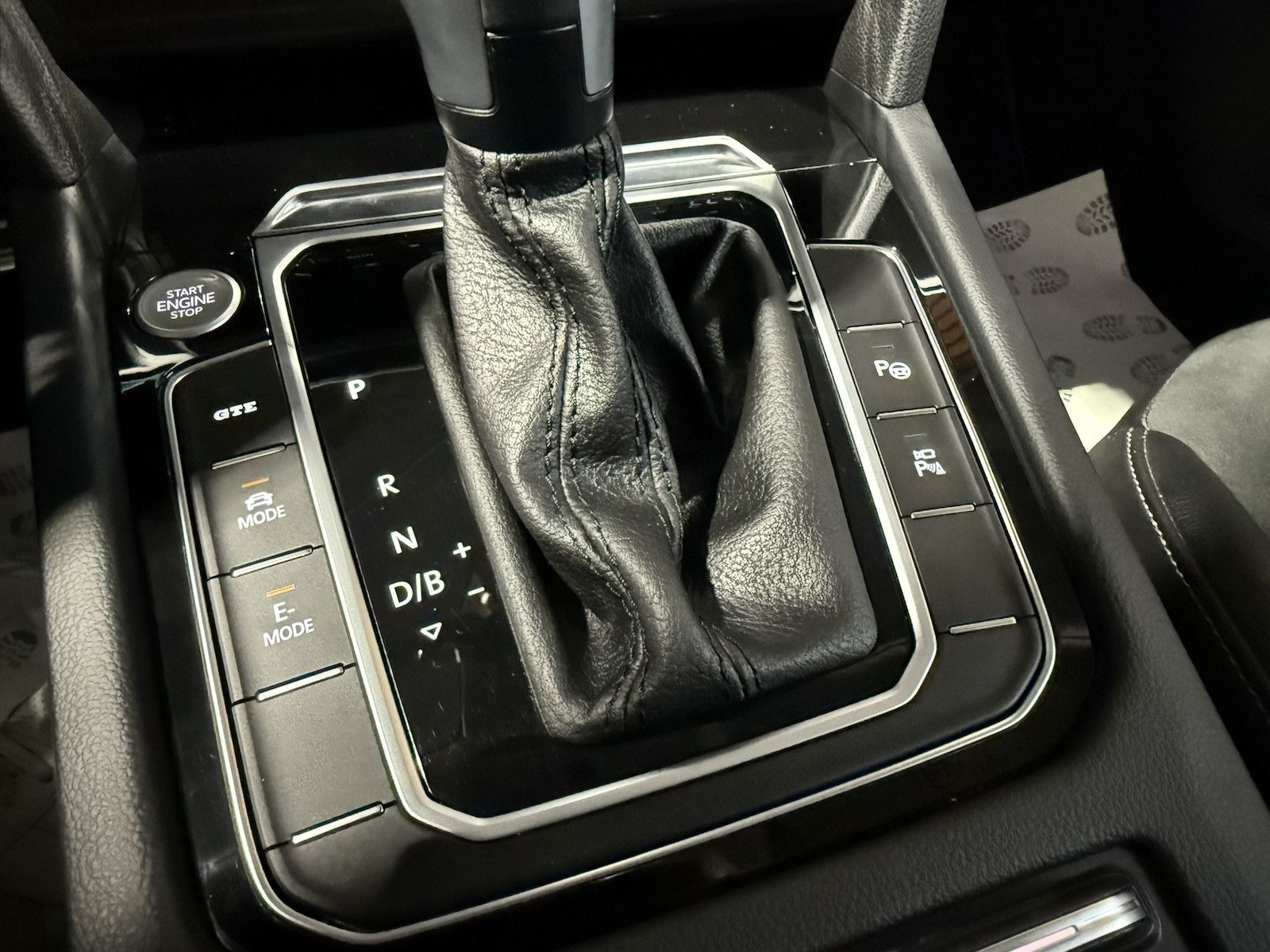 Fahrzeugabbildung Volkswagen Arteon 1.4 eHybrid SB. *Navi*AHK*DCC*360°*Pano*