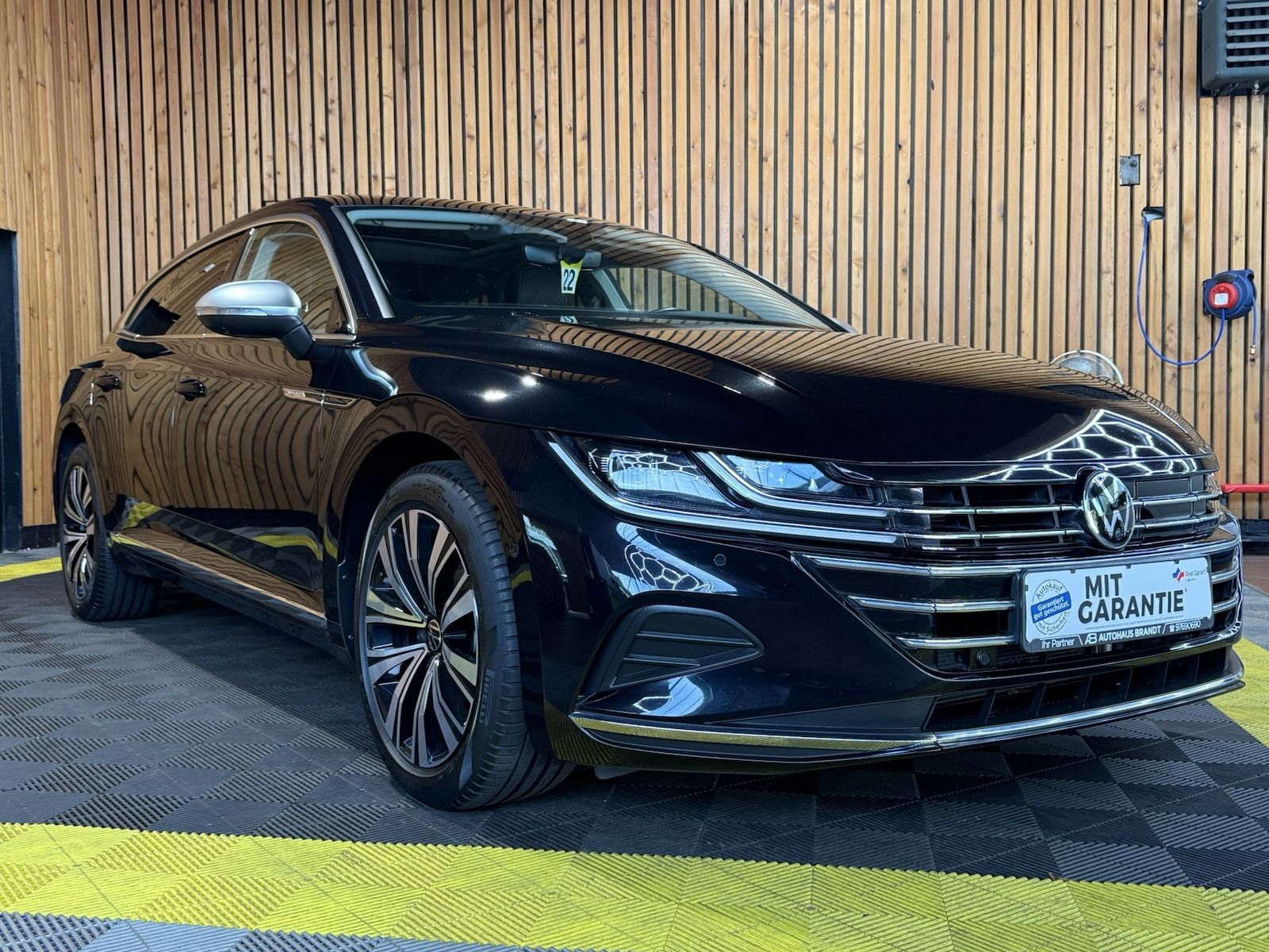 Fahrzeugabbildung Volkswagen Arteon 1.4 eHybrid SB. *Navi*AHK*DCC*360°*Pano*