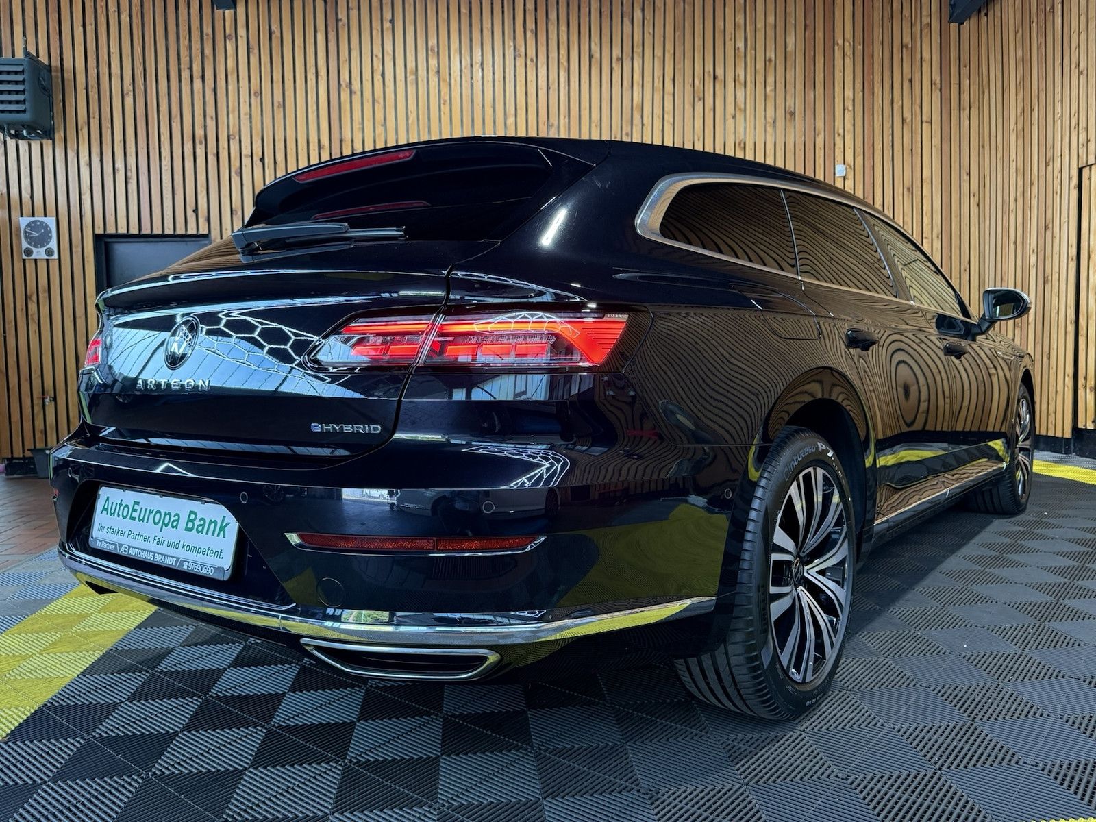 Fahrzeugabbildung Volkswagen Arteon 1.4 eHybrid SB. *Navi*AHK*DCC*360°*Pano*