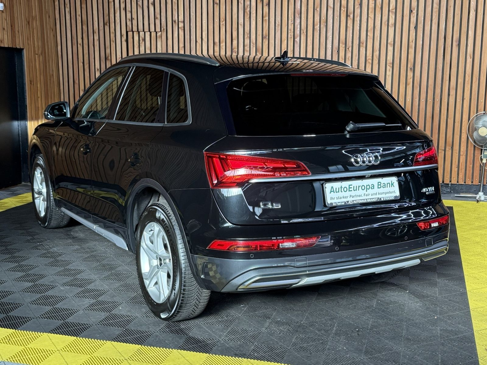 Fahrzeugabbildung Audi Q5 40 TDI qu. advanced *Navi*AHK*Kam*ACC*Virtual