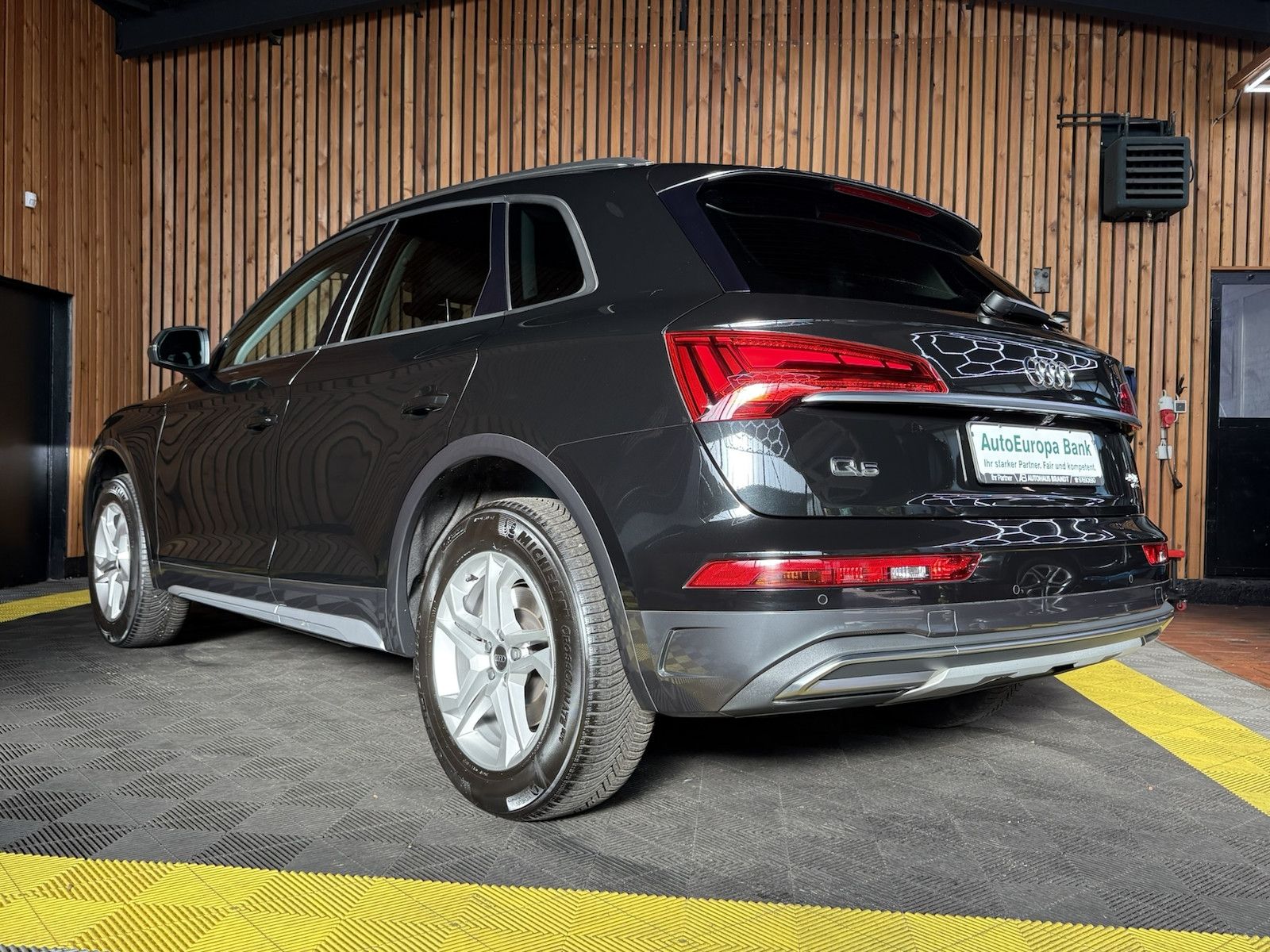Fahrzeugabbildung Audi Q5 40 TDI qu. advanced *Navi*AHK*Kam*ACC*Virtual