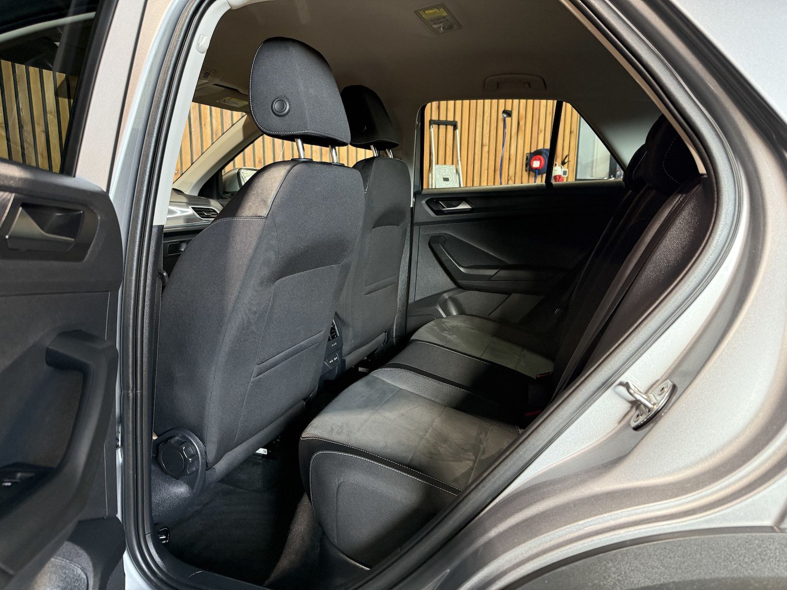 Fahrzeugabbildung Volkswagen T-Roc 2,0 TDI Life DSG *Navi*AHK*LED*Kam*Virtual