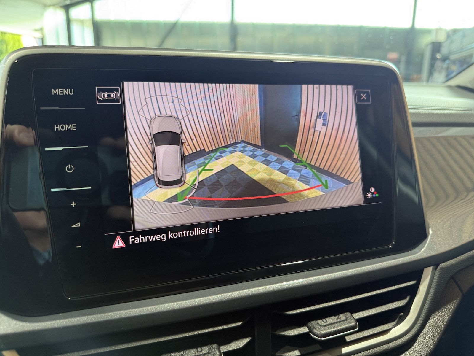 Fahrzeugabbildung Volkswagen T-Roc 2,0 TDI Life DSG *Navi*AHK*LED*Kam*Virtual