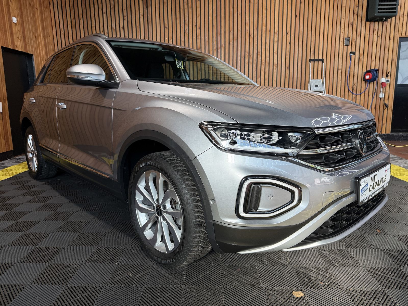 Fahrzeugabbildung Volkswagen T-Roc 2,0 TDI Life DSG *Navi*AHK*LED*Kam*Virtual